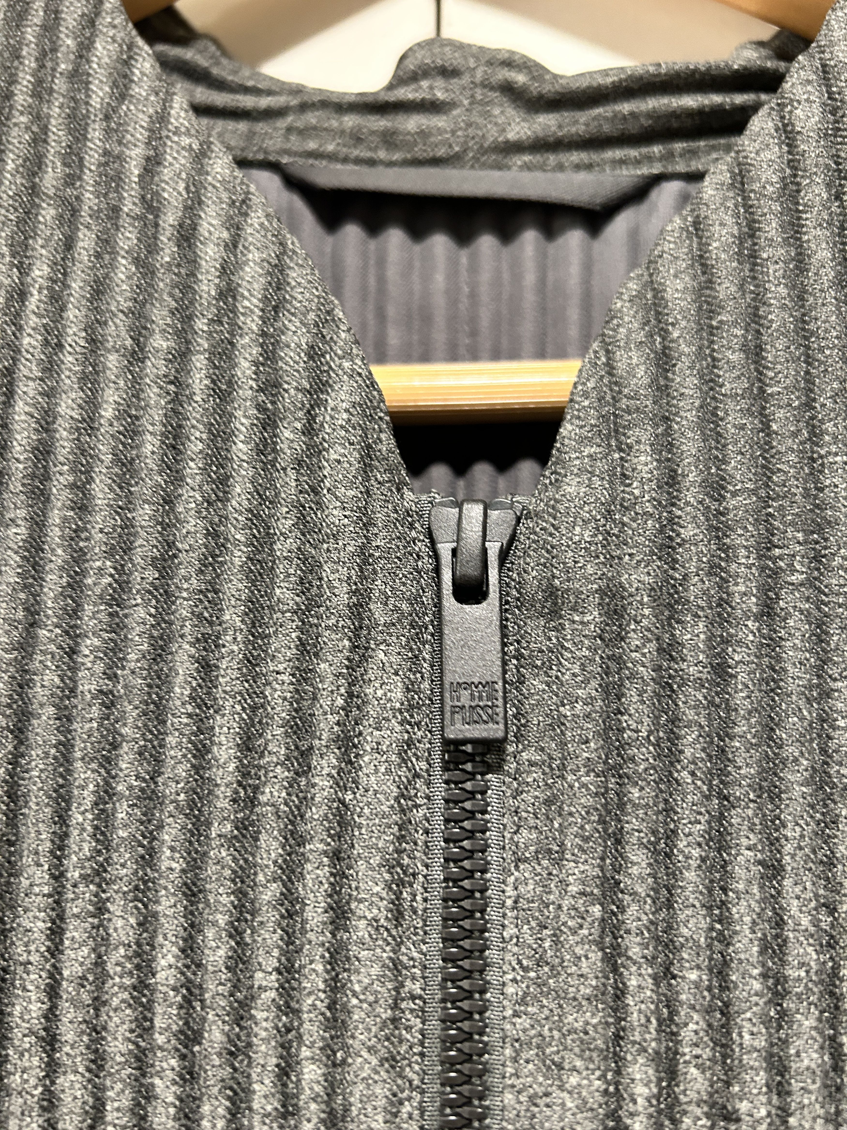 Homme Plisse Issey Miyake PLEATED LIGHT JACKET GREY MELANGE size 2 Size US M / EU 48-50 / 2 - 7 Thumbnail