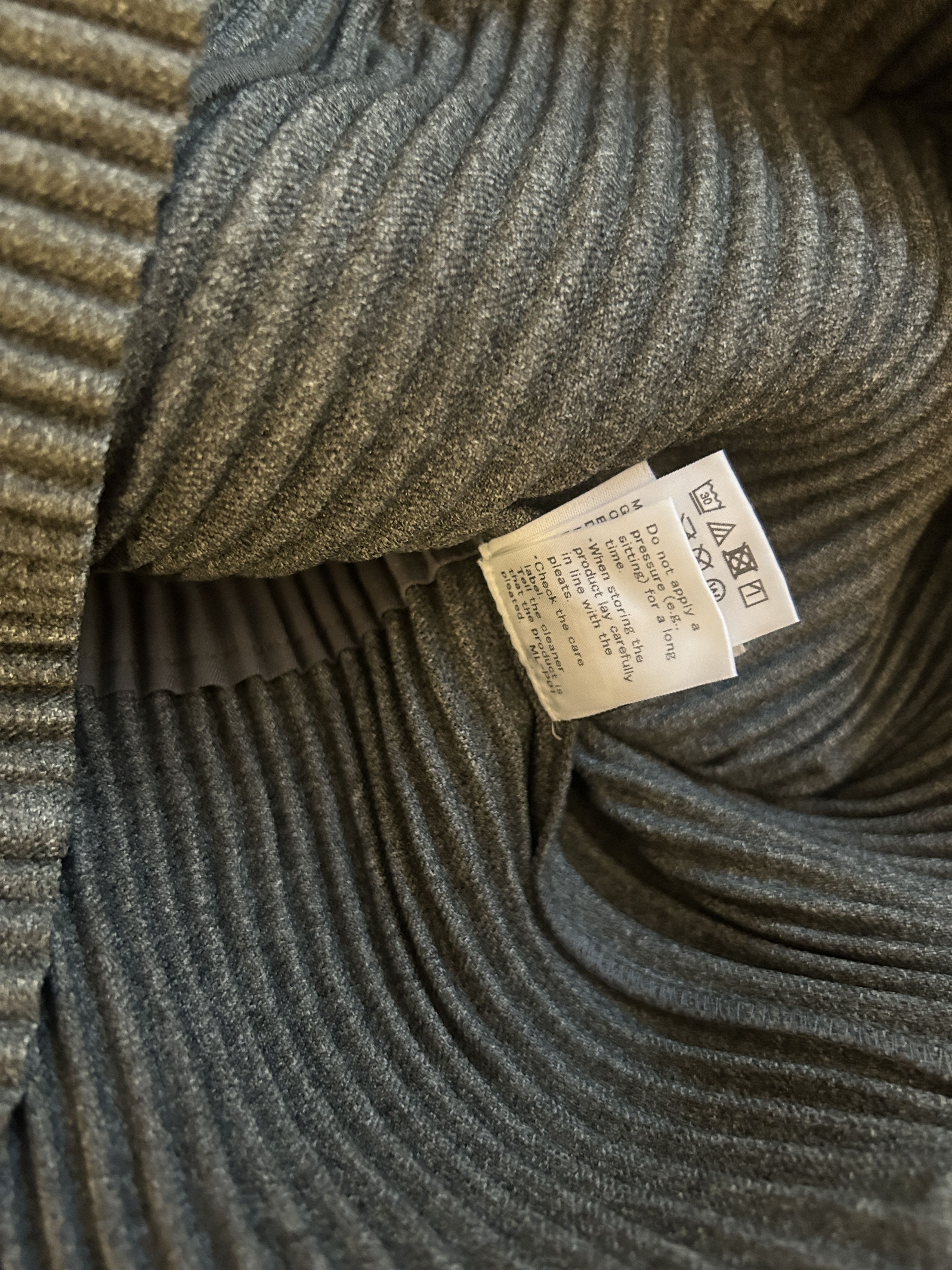 Homme Plisse Issey Miyake PLEATED LIGHT JACKET GREY MELANGE size 2 Size US M / EU 48-50 / 2 - 11 Thumbnail