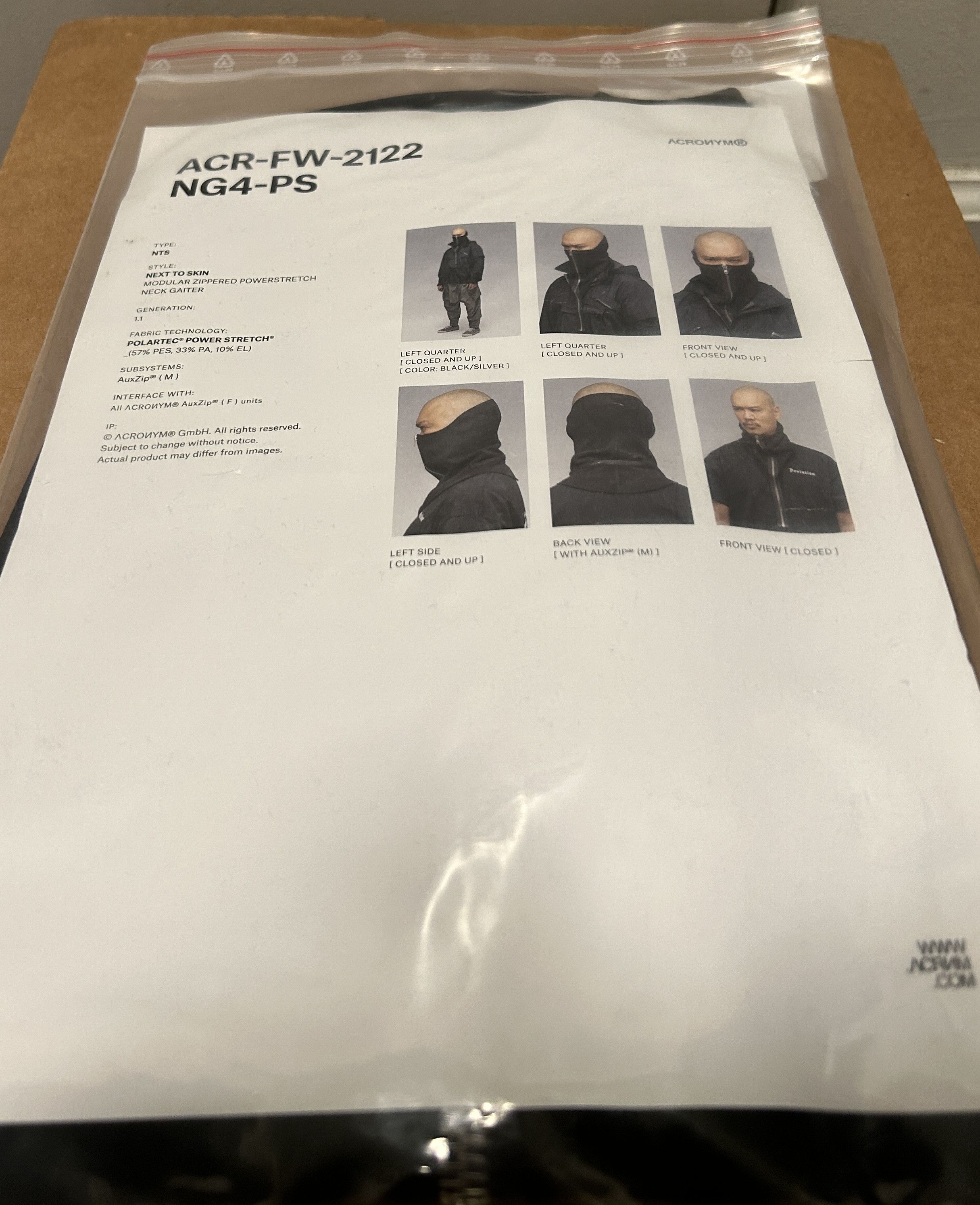 Acronym Acronym ng4-ps neck gaitor black/GOLD mask balaclava Zipper Size ONE SIZE - 3 Thumbnail