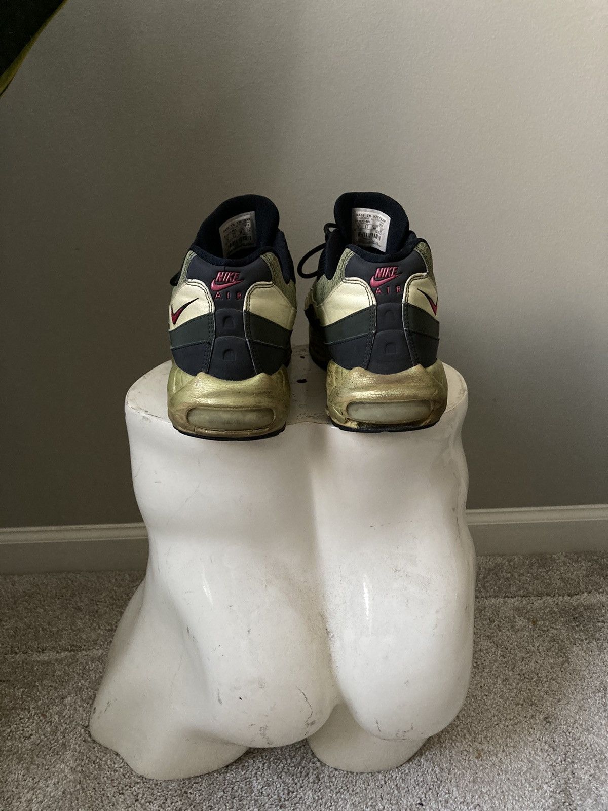 Nike RARE NIKE AIR MAX 95 PREMIUM FLAMINGO WHITE PILGRIM Size US 12 / EU 45 - 4 Thumbnail