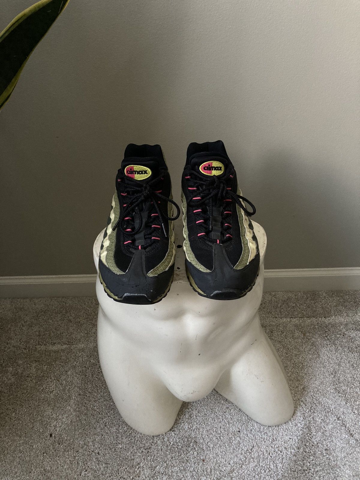Nike RARE NIKE AIR MAX 95 PREMIUM FLAMINGO WHITE PILGRIM Size US 12 / EU 45 - 2 Thumbnail