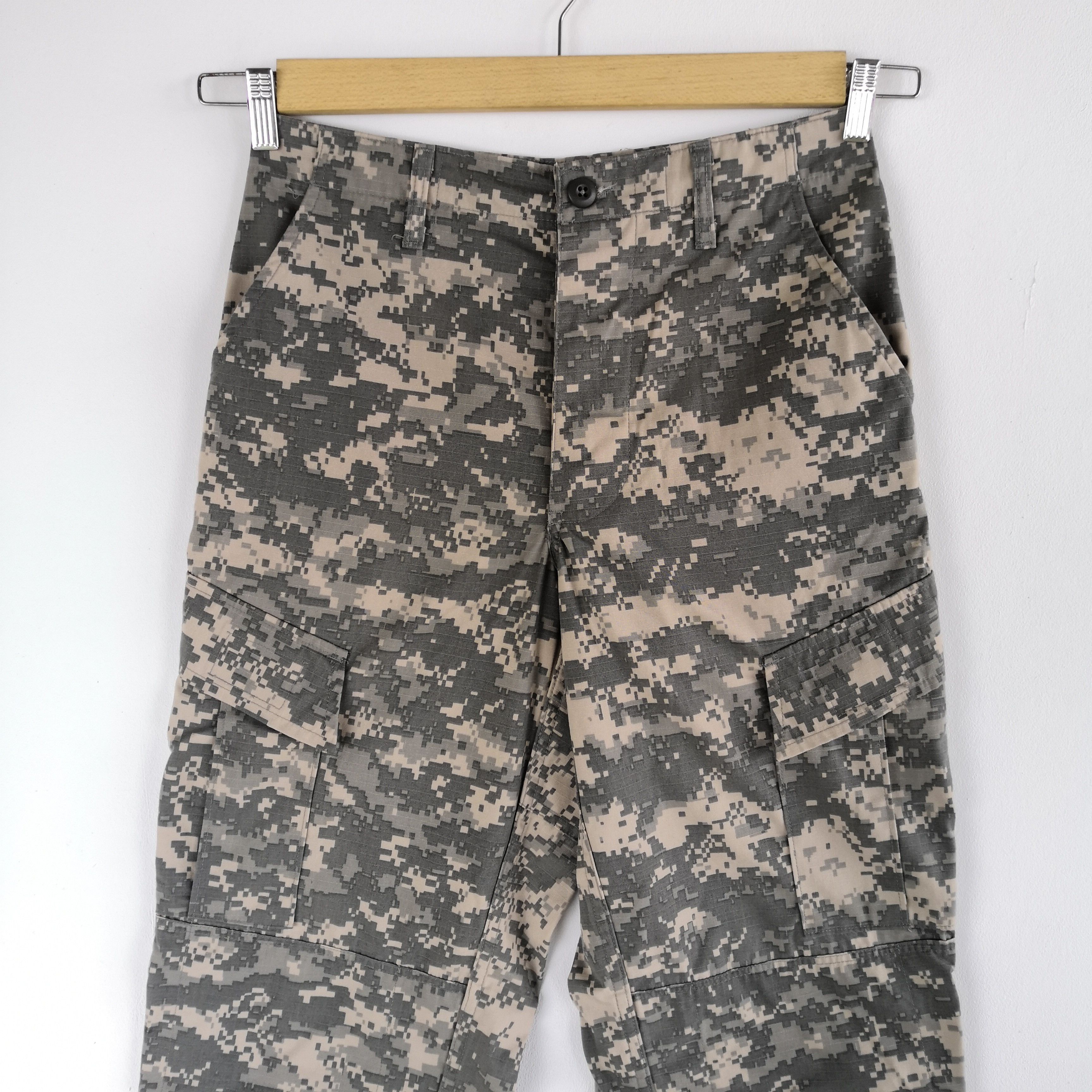 Japanese Brand × Vintage Digital Camouflage Cargo Pants Military Fatigue Trousers Size 28" / US 6 / IT 42 - 3 Thumbnail