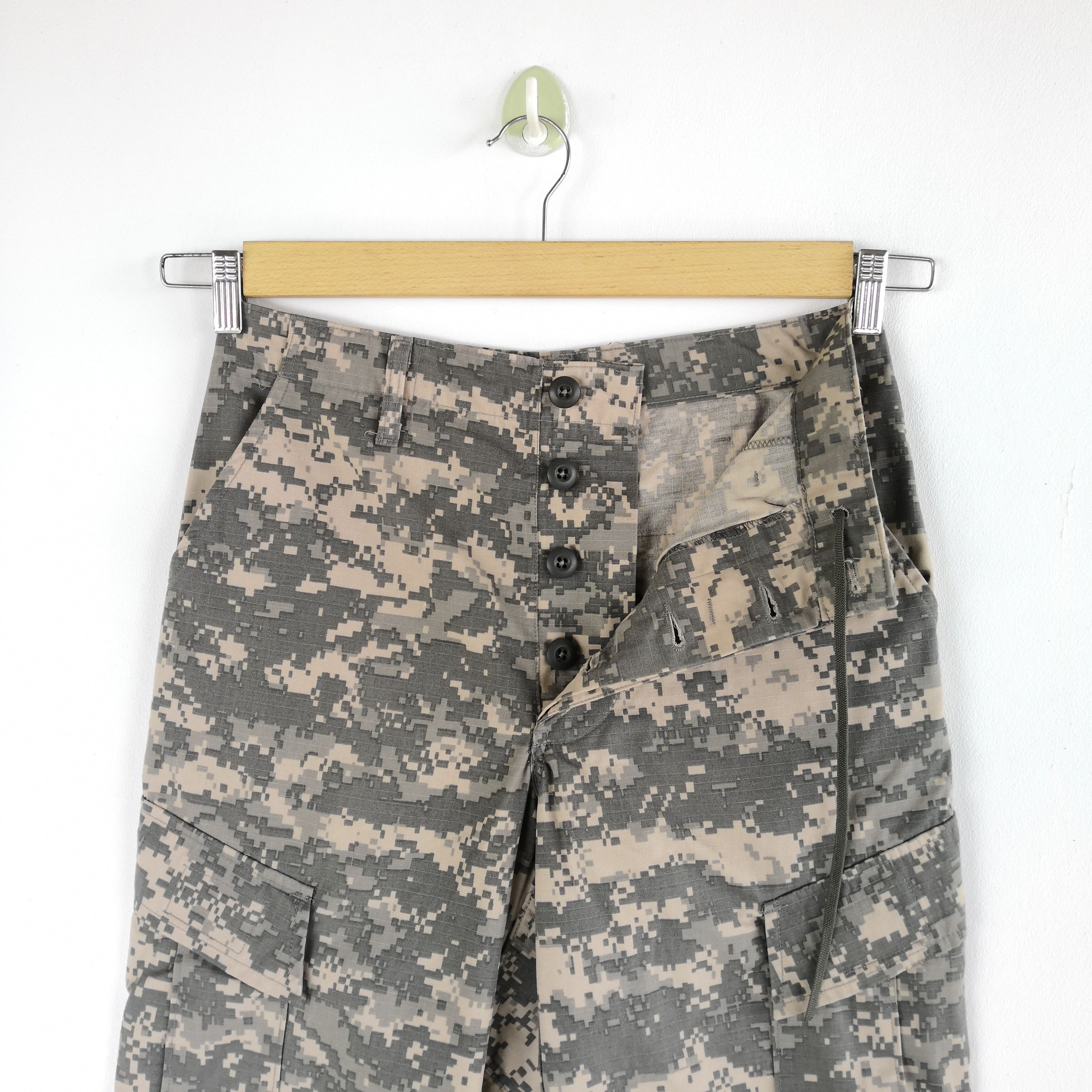 Japanese Brand × Vintage Digital Camouflage Cargo Pants Military Fatigue Trousers Size 28" / US 6 / IT 42 - 6 Thumbnail