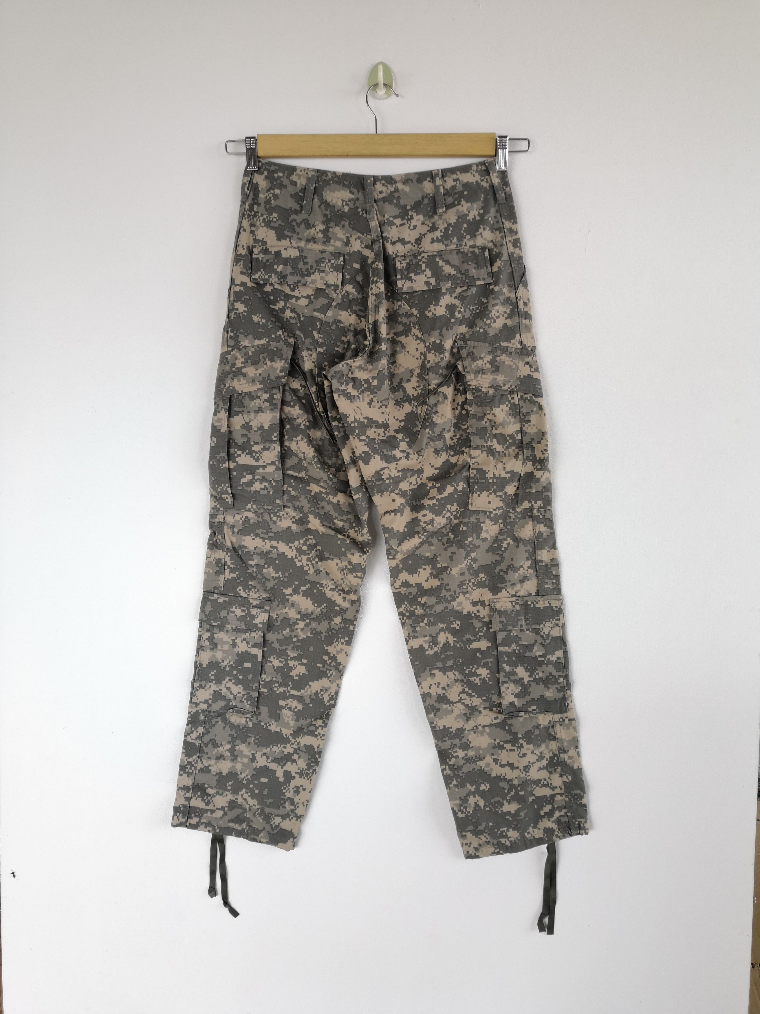 Japanese Brand × Vintage Digital Camouflage Cargo Pants Military Fatigue Trousers Size 28" / US 6 / IT 42 - 2 Thumbnail