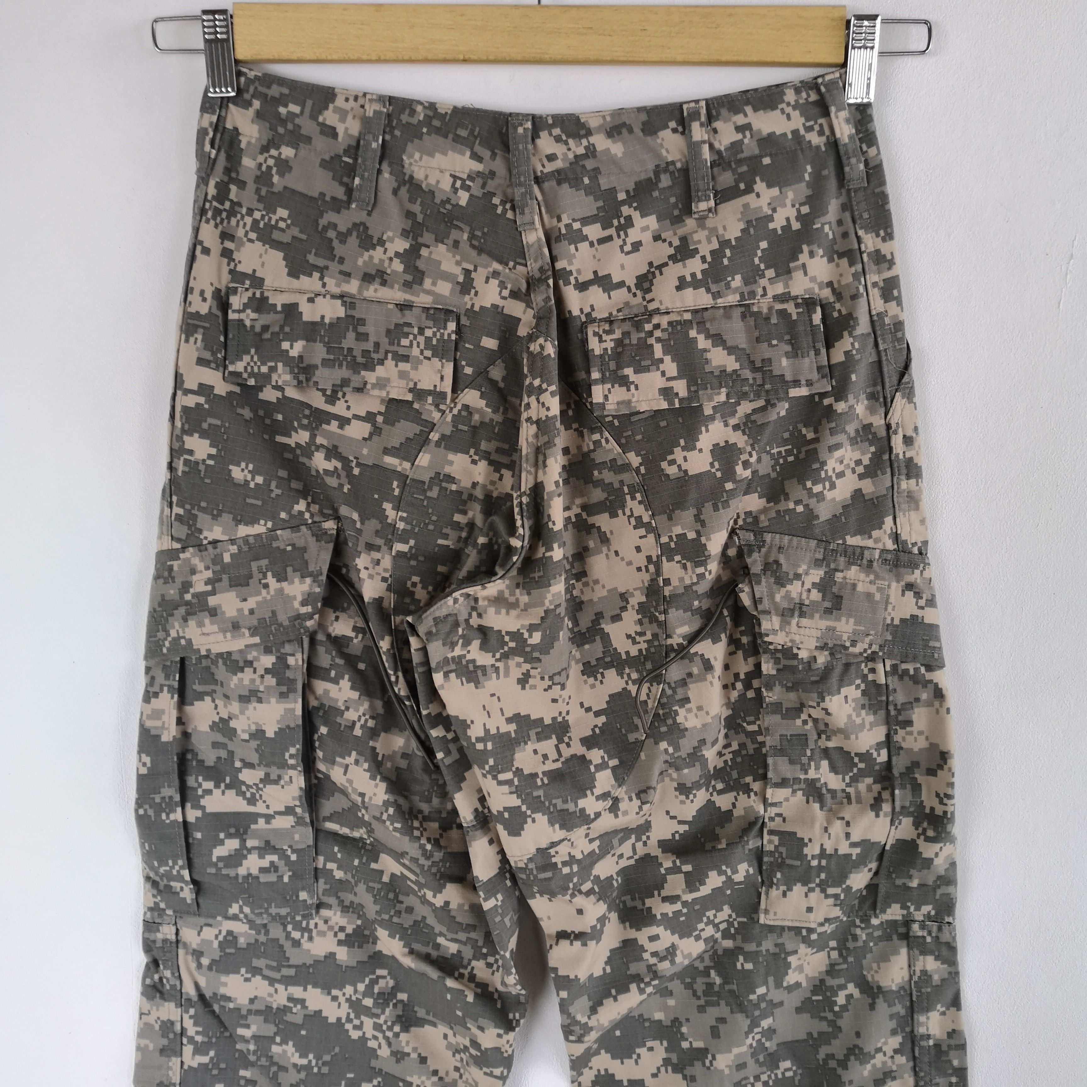 Japanese Brand × Vintage Digital Camouflage Cargo Pants Military Fatigue Trousers Size 28" / US 6 / IT 42 - 4 Thumbnail