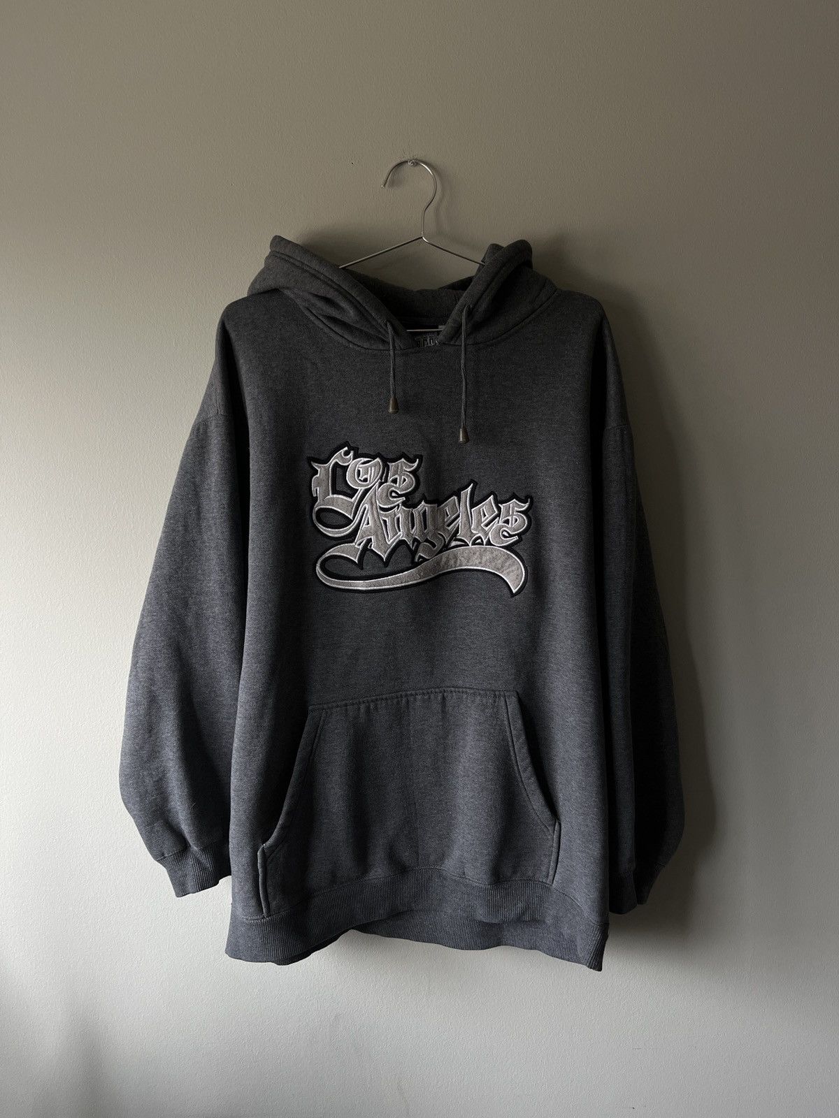 Vintage VINTAGE SLATE GREY LOS ANGELES STREETWEAR HOODIE Size US XL / EU 56 / 4 - 1 Thumbnail