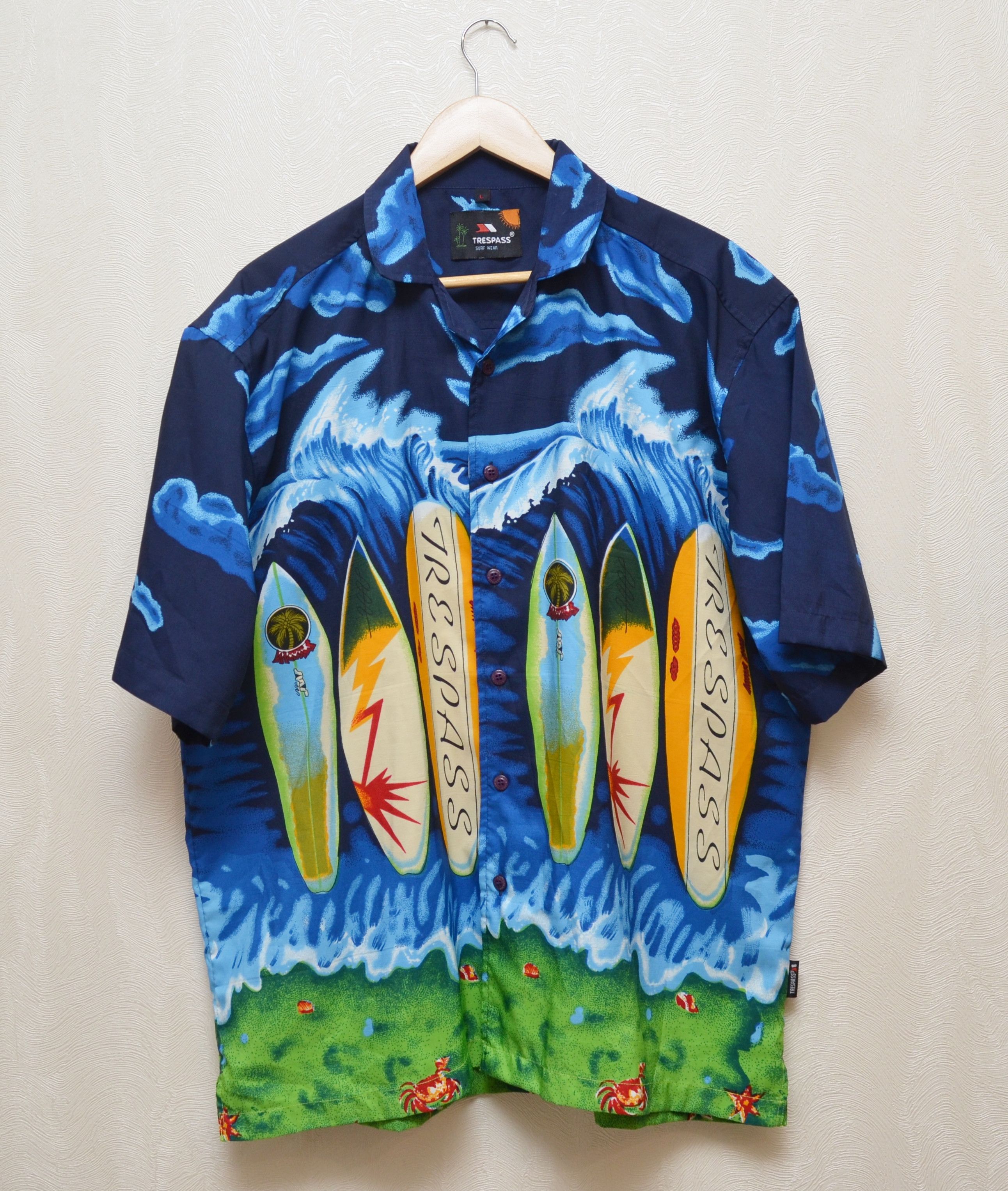 Vintage Vintage 90's Trespass Hawaiian Shirt Sz L Surf Size US L / EU 52-54 / 3 - 1 Thumbnail