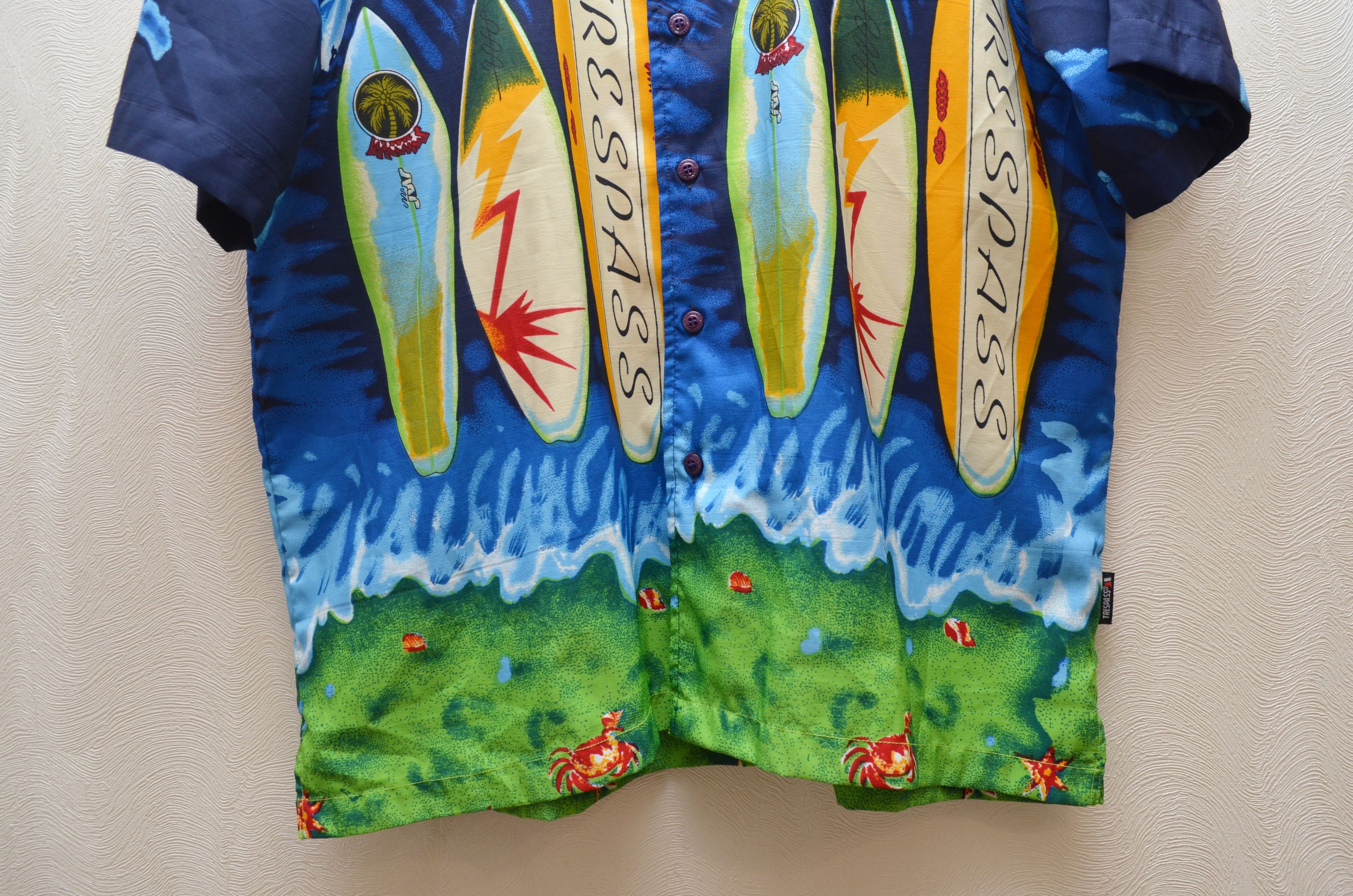 Vintage Vintage 90's Trespass Hawaiian Shirt Sz L Surf Size US L / EU 52-54 / 3 - 3 Thumbnail