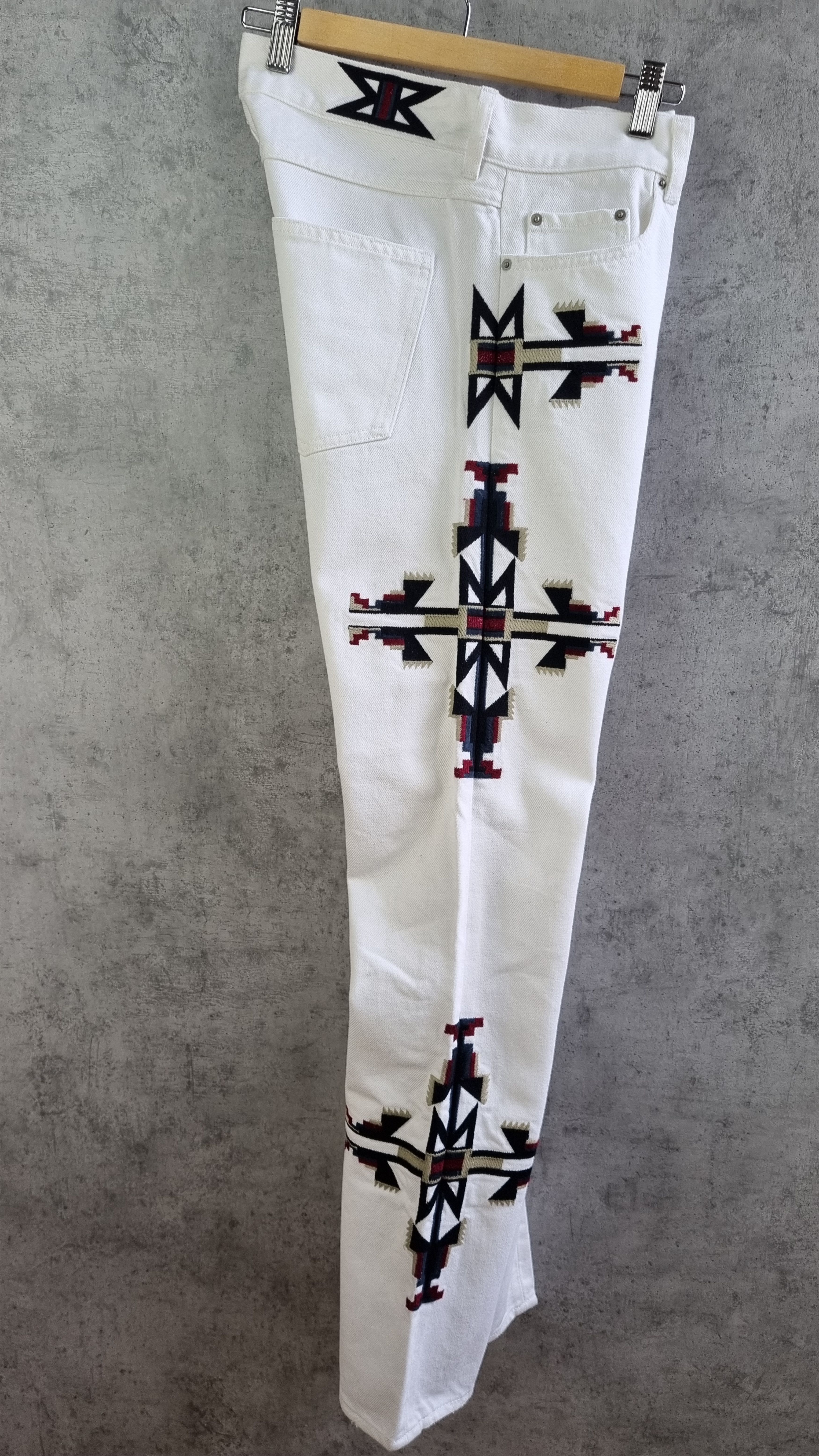 Isabel Marant × Japanese Brand Isabel Marant Embroidered Cowboy Design White Skinny Jeans Size US 29 - 10 Thumbnail