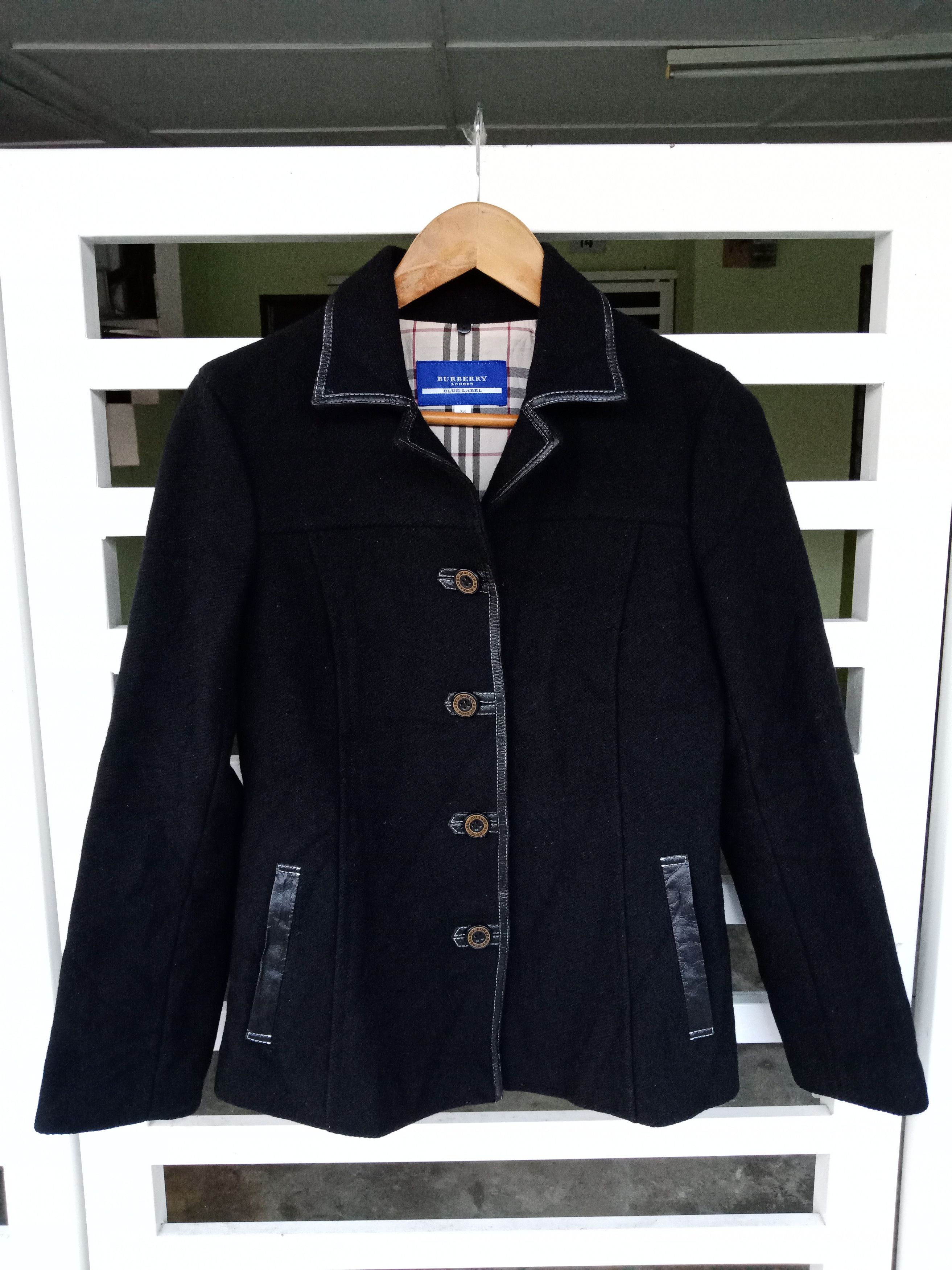 Burberry 🚨CHRISTMAS SALE🚨 Burberry London Novacheck Jacket Size S / US 4 / IT 40 - 3 Thumbnail