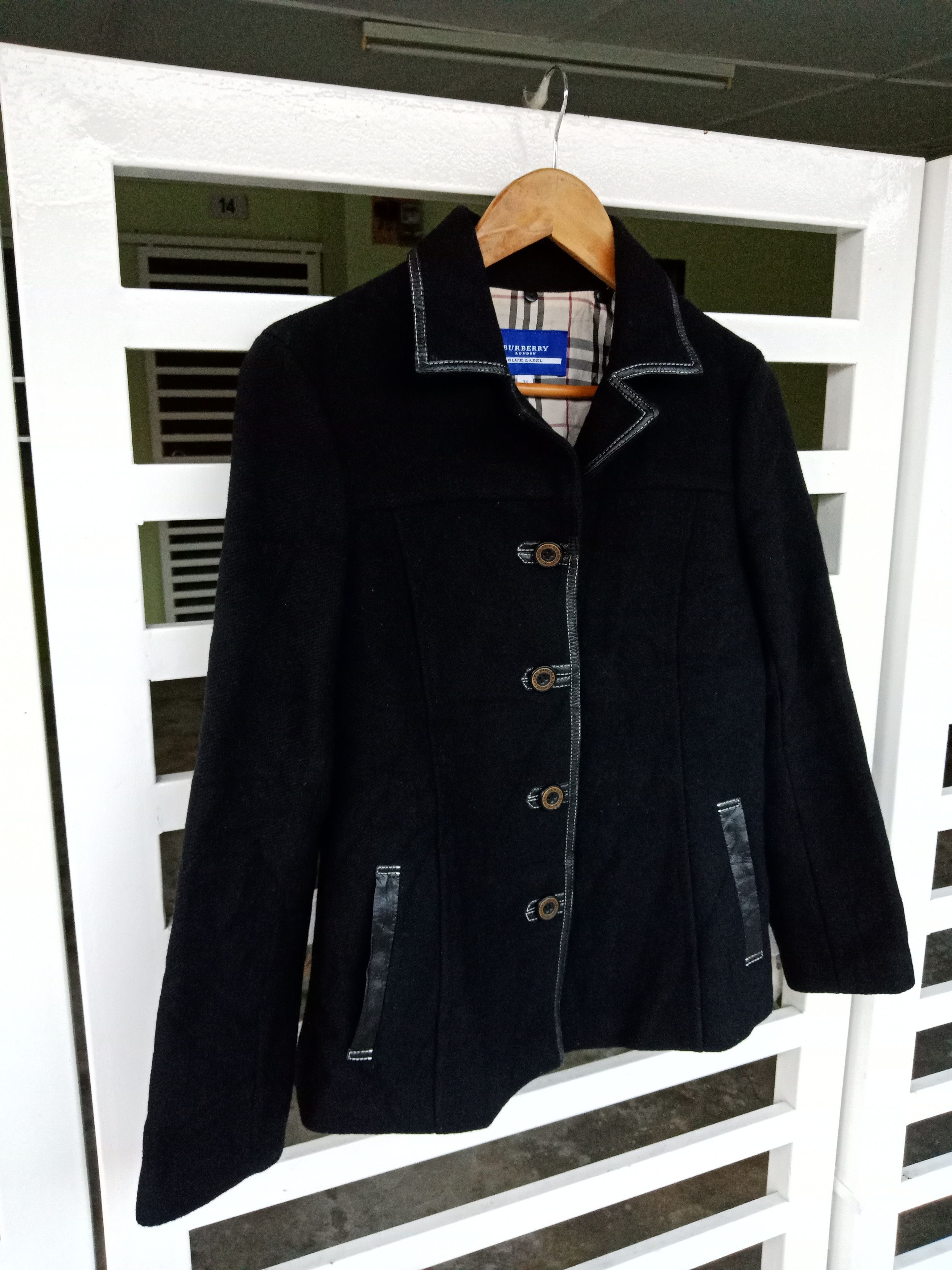 Burberry 🚨CHRISTMAS SALE🚨 Burberry London Novacheck Jacket Size S / US 4 / IT 40 - 5 Thumbnail