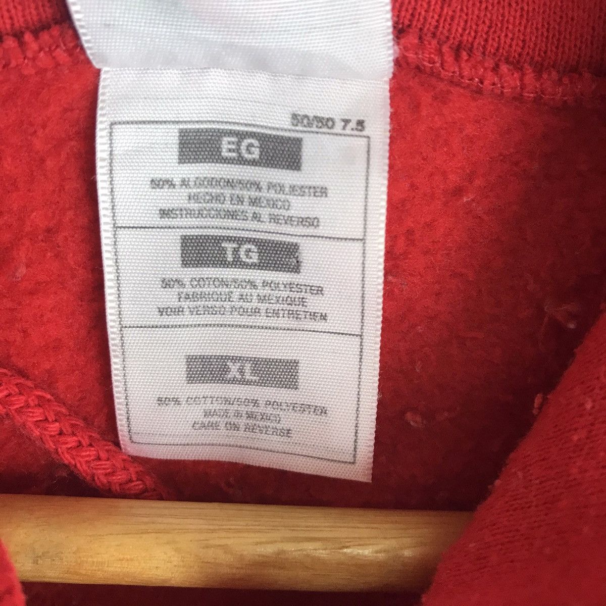 Fruit Of The Loom × NBA Vintage Chicago Bulls Hoodie Pullover Sweatshirt Size US XL / EU 56 / 4 - 9 Thumbnail