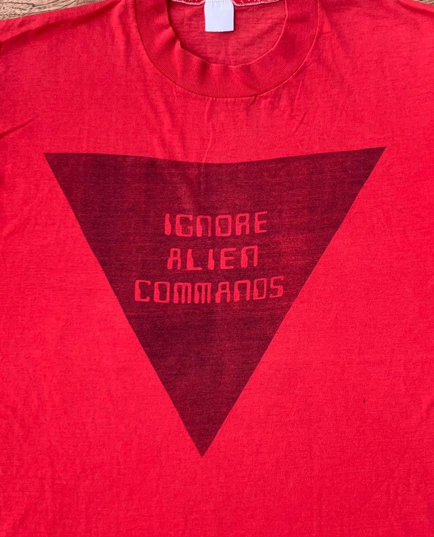 Vintage Vintage Tee D - 22 ignore alien command Size US M / EU 48-50 / 2 - 2 Thumbnail