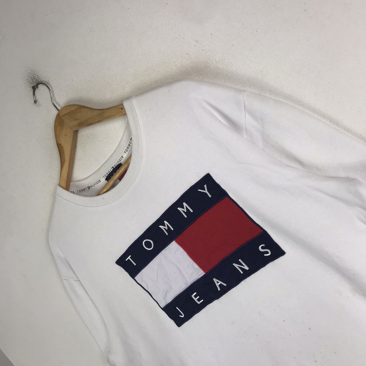 Tommy Hilfiger Vintage Tommy Jeans Big Flag Sweatshirt Size US XL / EU 56 / 4 - 5 Thumbnail