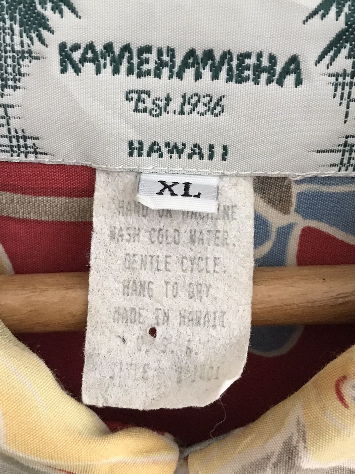 Vintage Vintage Kamehameha Red Border Floral Rayon Hawaiian Shirt Size US XL / EU 56 / 4 - 7 Thumbnail