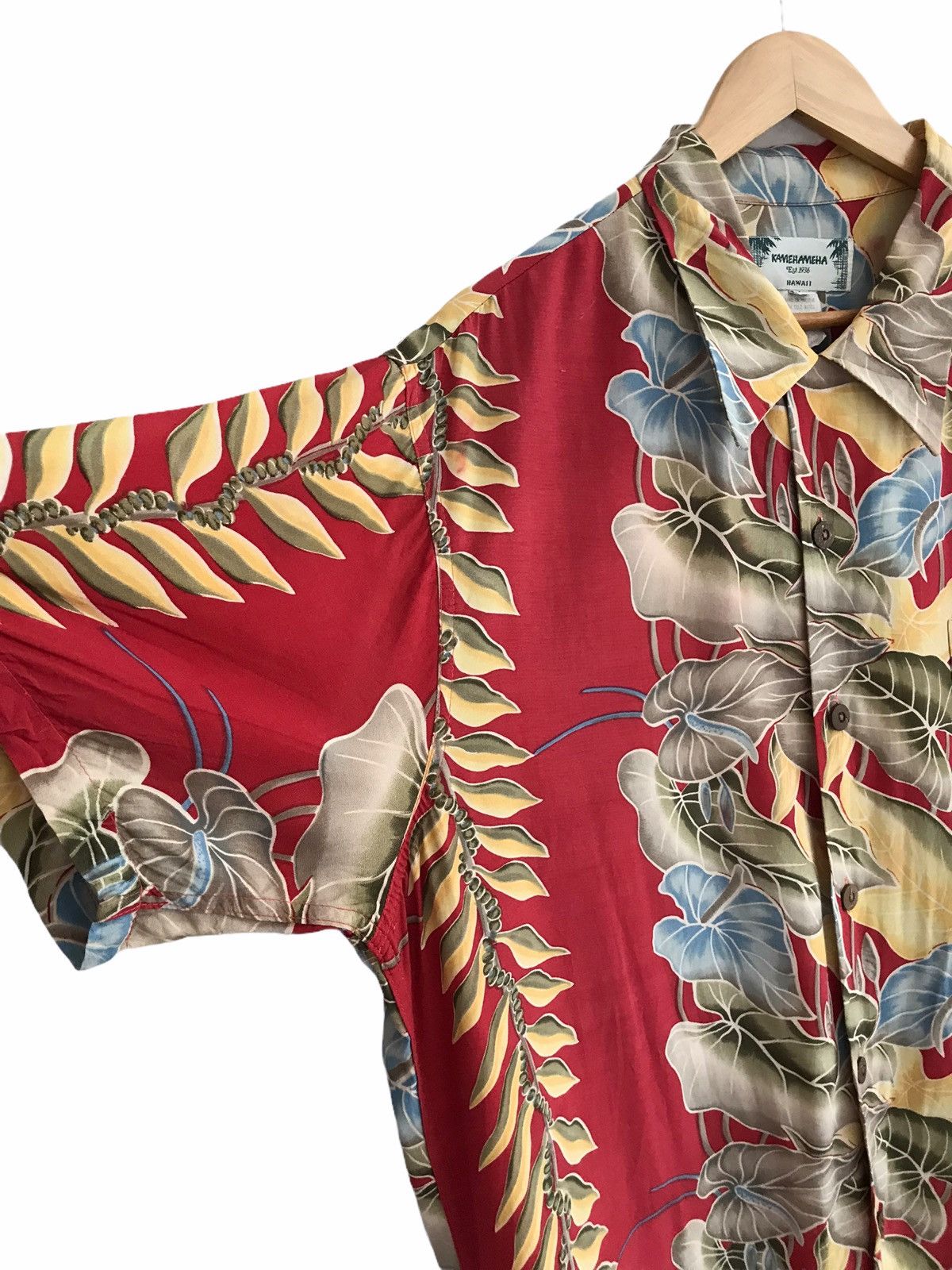 Vintage Vintage Kamehameha Red Border Floral Rayon Hawaiian Shirt Size US XL / EU 56 / 4 - 3 Thumbnail