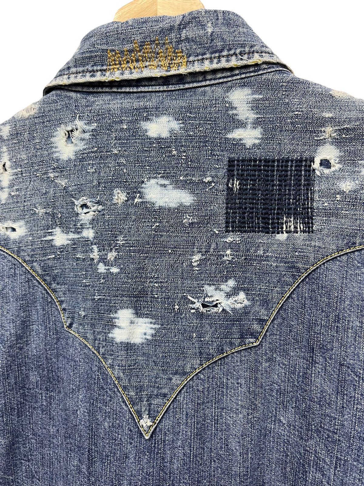 Edwin EDWIN Pearl SnapButton Distressed Damage Design Denim Shirt Size US S / EU 44-46 / 1 - 12 Thumbnail