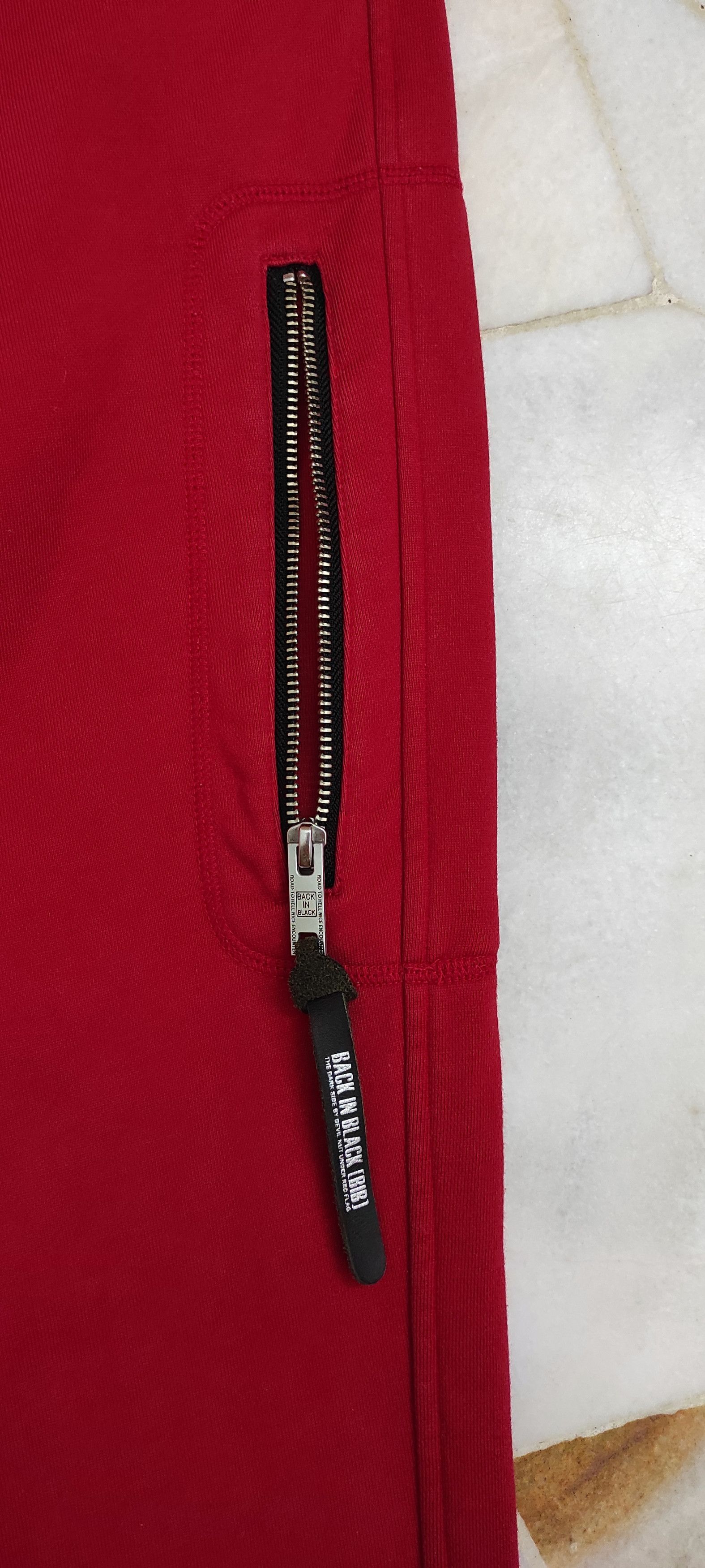 Japanese Brand BACK IN BLACK BY DEVIL NUT UNDER RED FLAG Utility Sweats Size US 30 / EU 46 - 9 Thumbnail