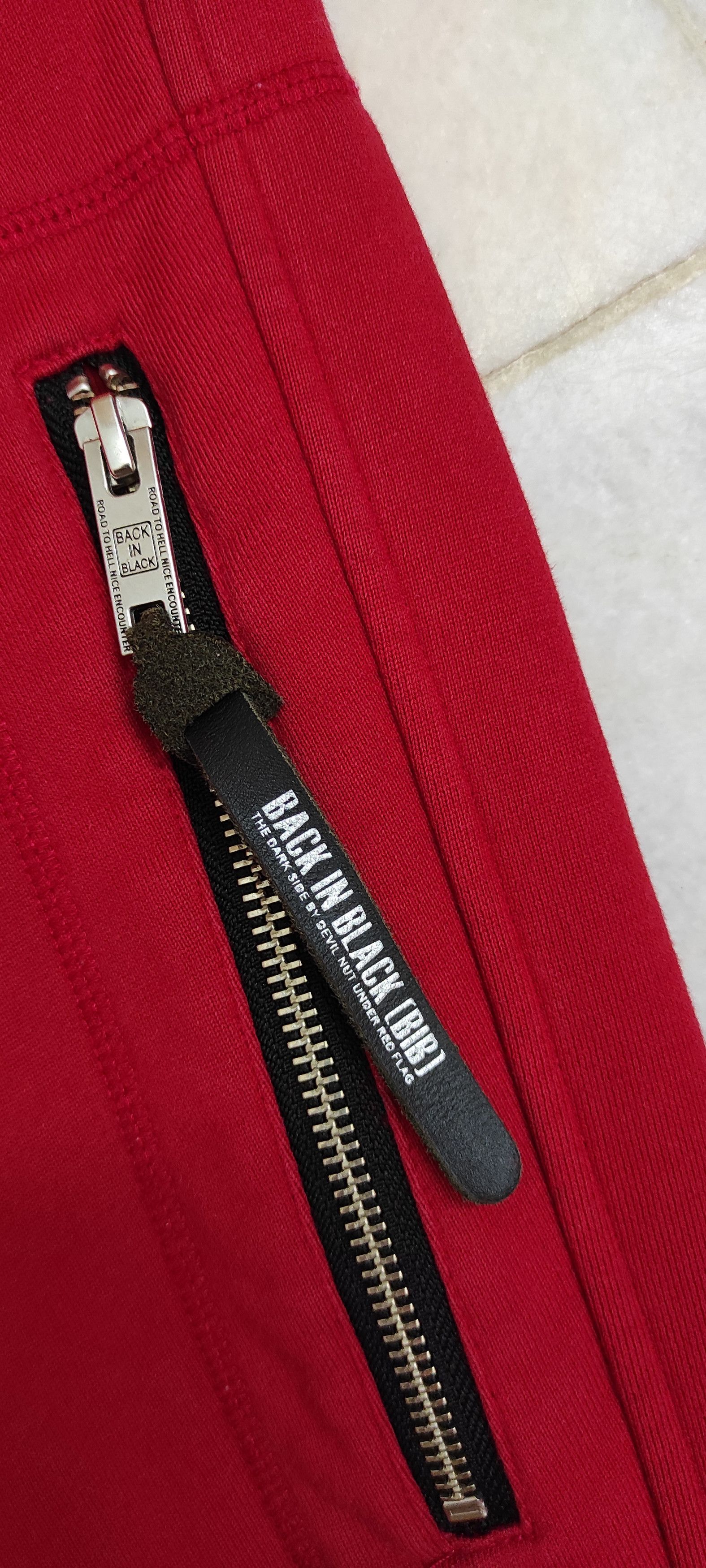 Japanese Brand BACK IN BLACK BY DEVIL NUT UNDER RED FLAG Utility Sweats Size US 30 / EU 46 - 8 Thumbnail