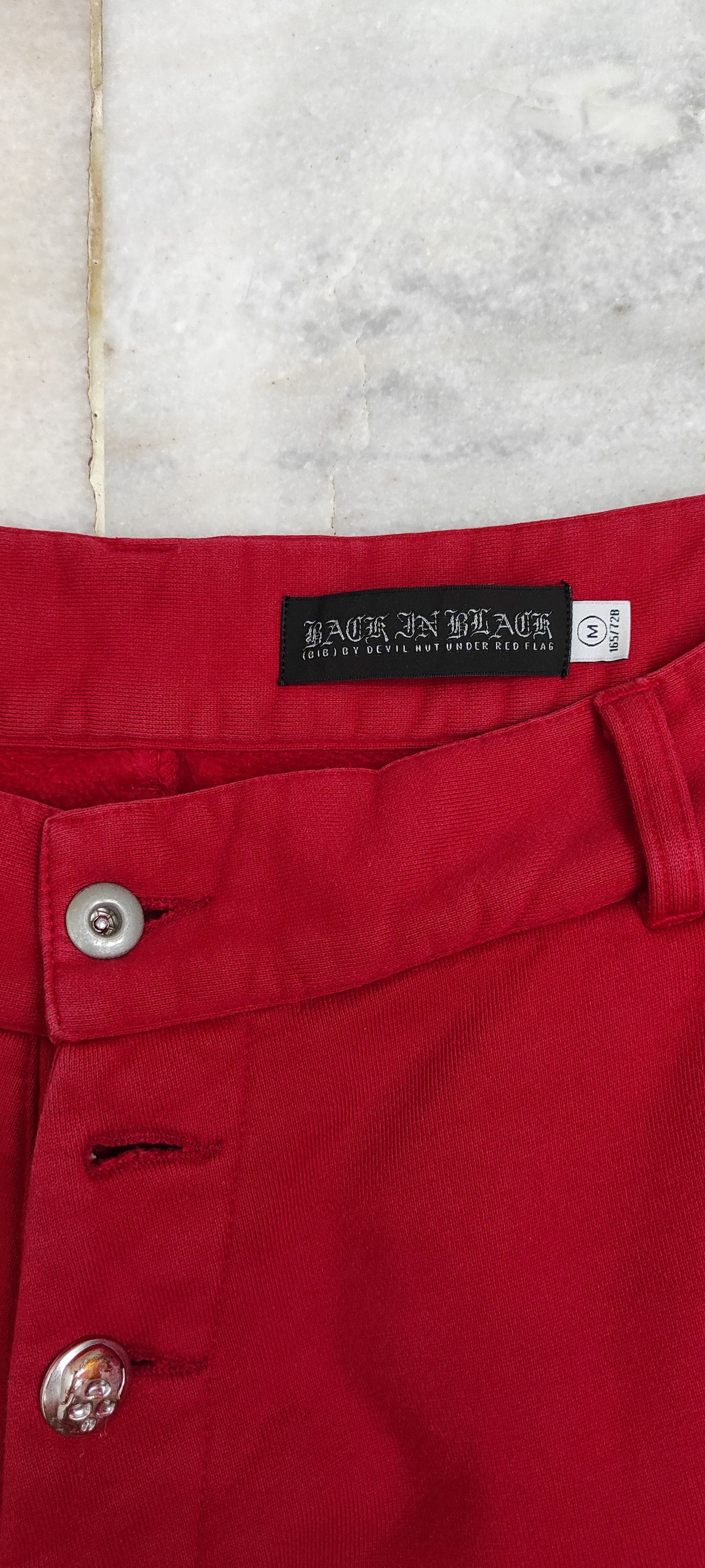 Japanese Brand BACK IN BLACK BY DEVIL NUT UNDER RED FLAG Utility Sweats Size US 30 / EU 46 - 3 Thumbnail