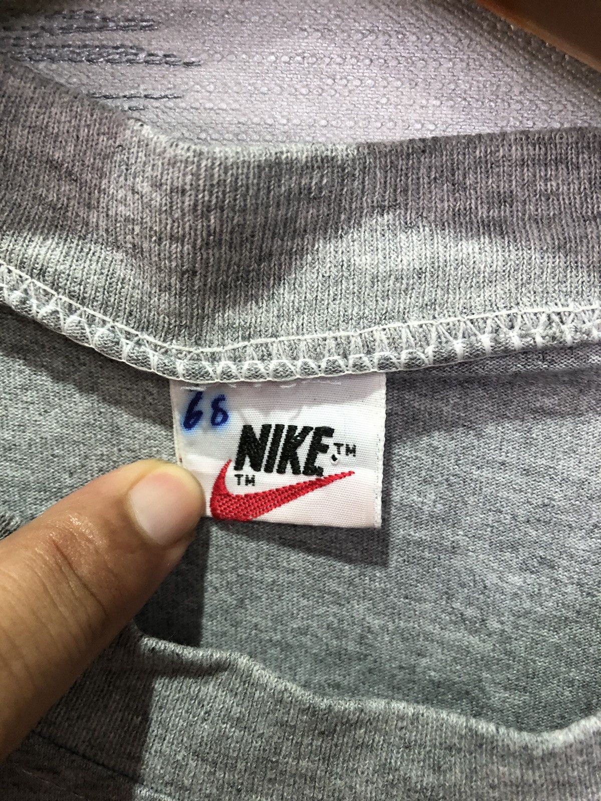 Nike × Vintage 90s Nike Vintage Basketball Big Logo Spellout Size US L / EU 52-54 / 3 - 3 Thumbnail