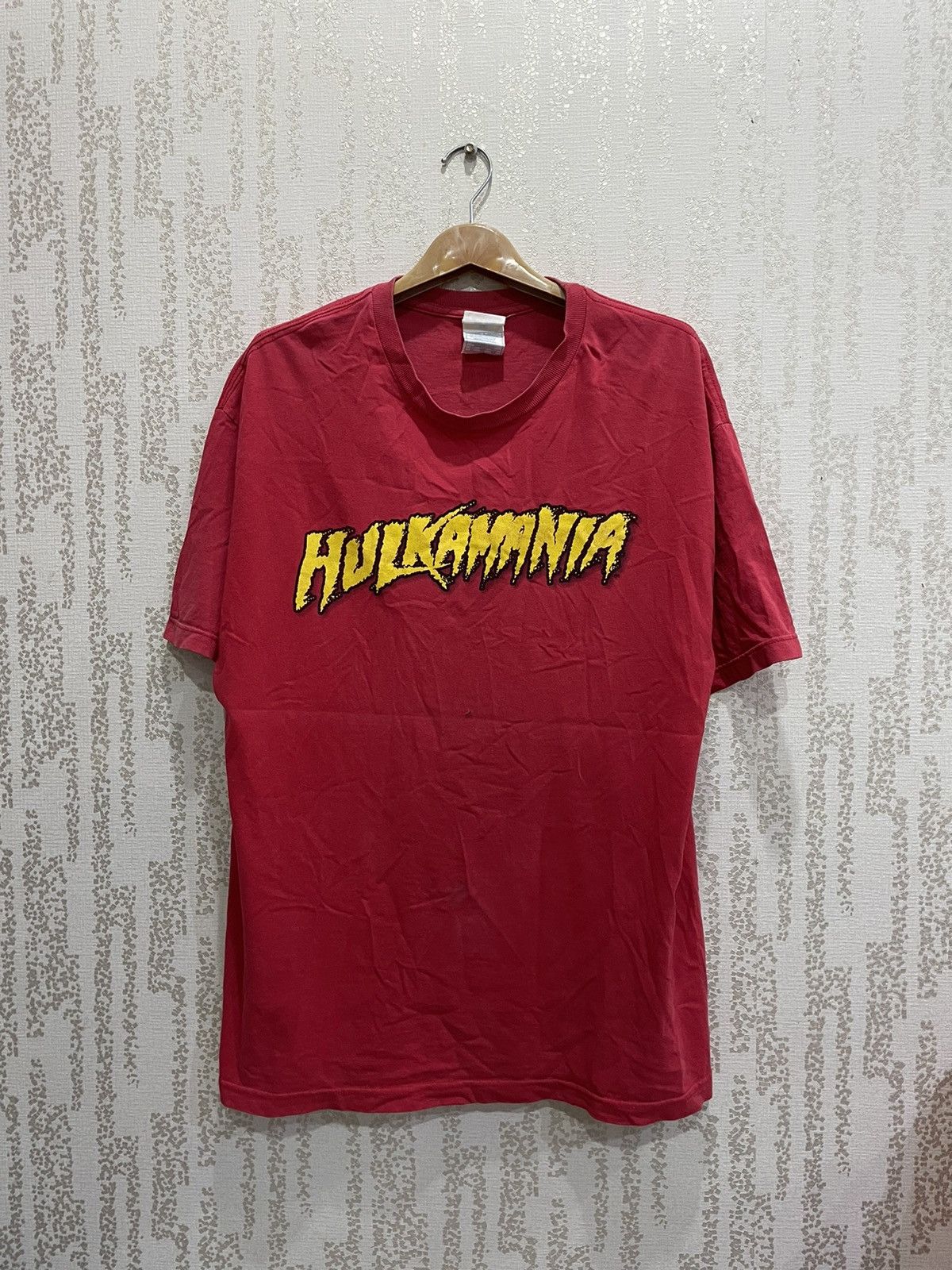 image of Vintage Hulkmania Wwe Wwf Hulk Hogan in Red, Men's (Size XL)