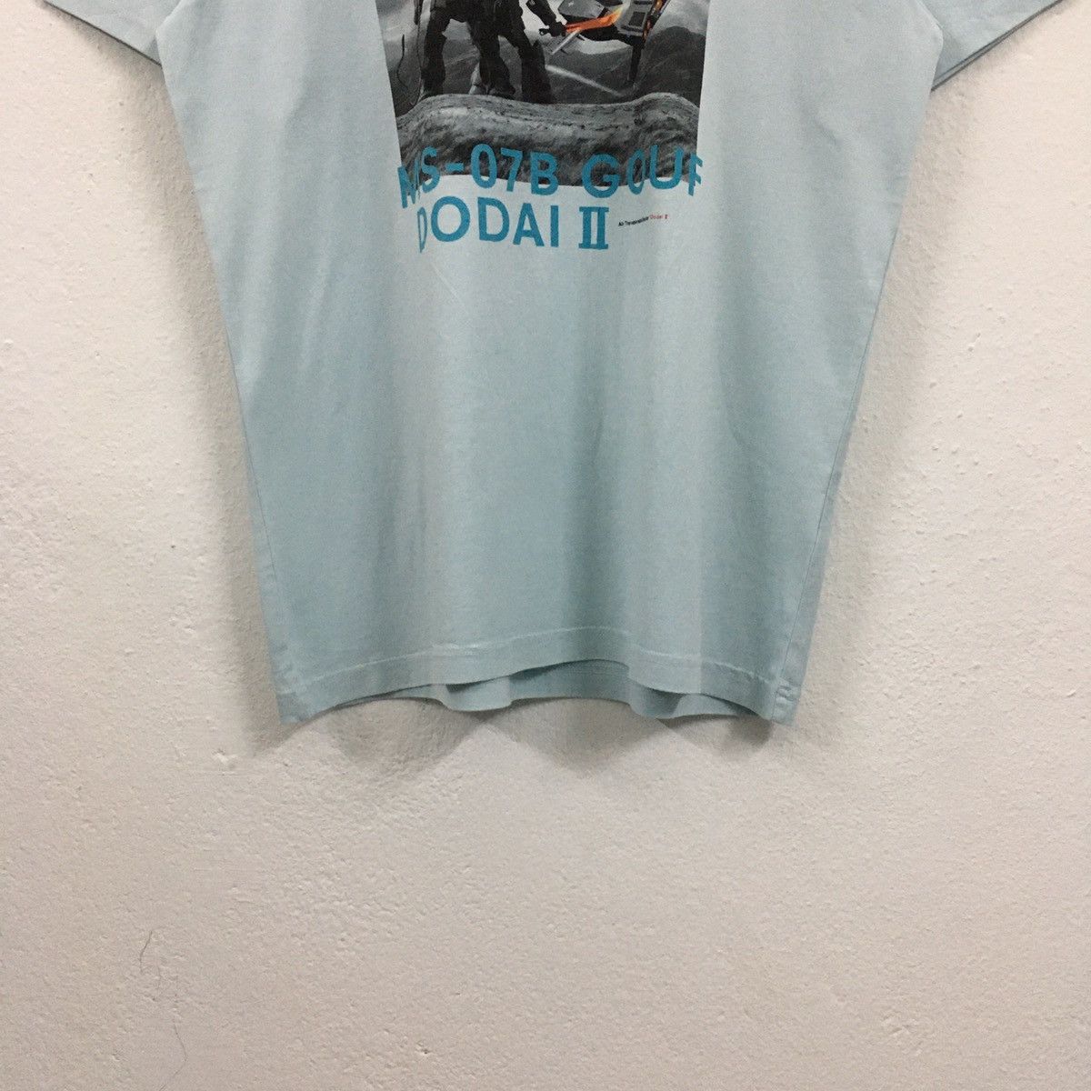 Anime × Japanese Brand × Uniqlo Rare Uniqlo x Gundam MS-07B Gouf Dodai II Tshirt Size US L / EU 52-54 / 3 - 6 Thumbnail