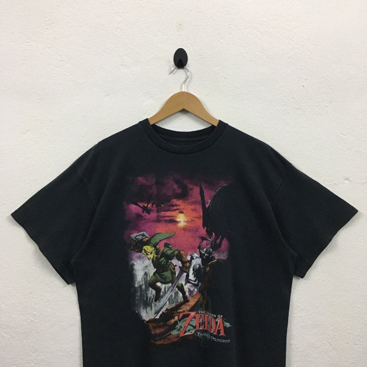 Rap Tees Vintage The Legend Of Zelda Tshirt Twilight Princess Rare Size US XL / EU 56 / 4 - 2 Thumbnail