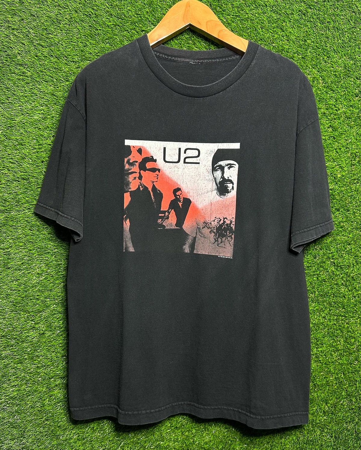 Band Tees × Vintage 🚨Vintage U2 The Goal Is Elevation 2001 Band Tee T-Shirt Size US XL / EU 56 / 4 - 1 Thumbnail