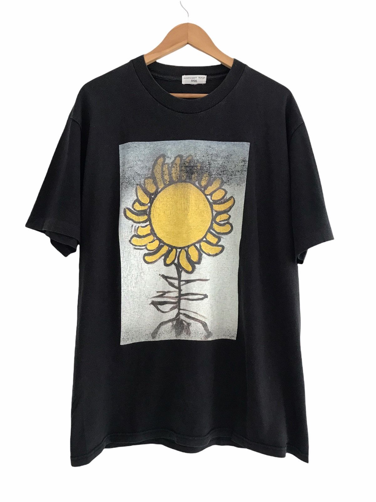 Band Tees Vtg Sunflower Concert Tour 1996 T-shirt Size US L / EU 52-54 / 3 - 1 Thumbnail