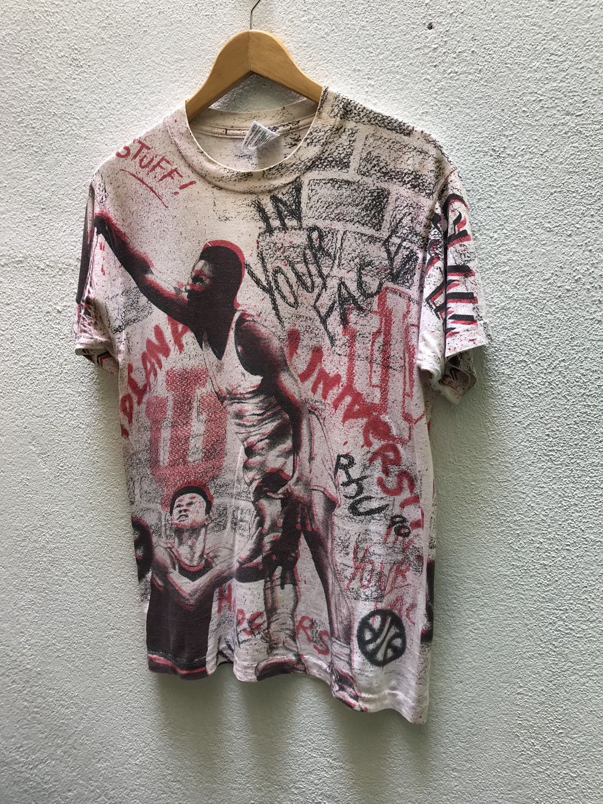 NBA Rare Vintage Rare Design In Your Face Bassketball Overprint Size US L / EU 52-54 / 3 - 3 Thumbnail