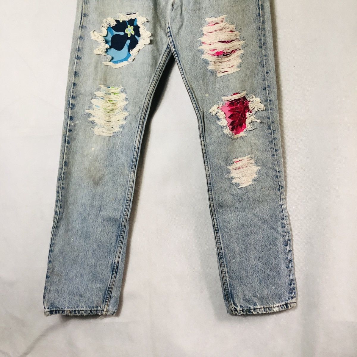 Levi's × Levi's Vintage Clothing Vintage LEVIS 501 USA x Surfer Dog Distress Jeans Size US 30 / EU 46 - 4 Thumbnail