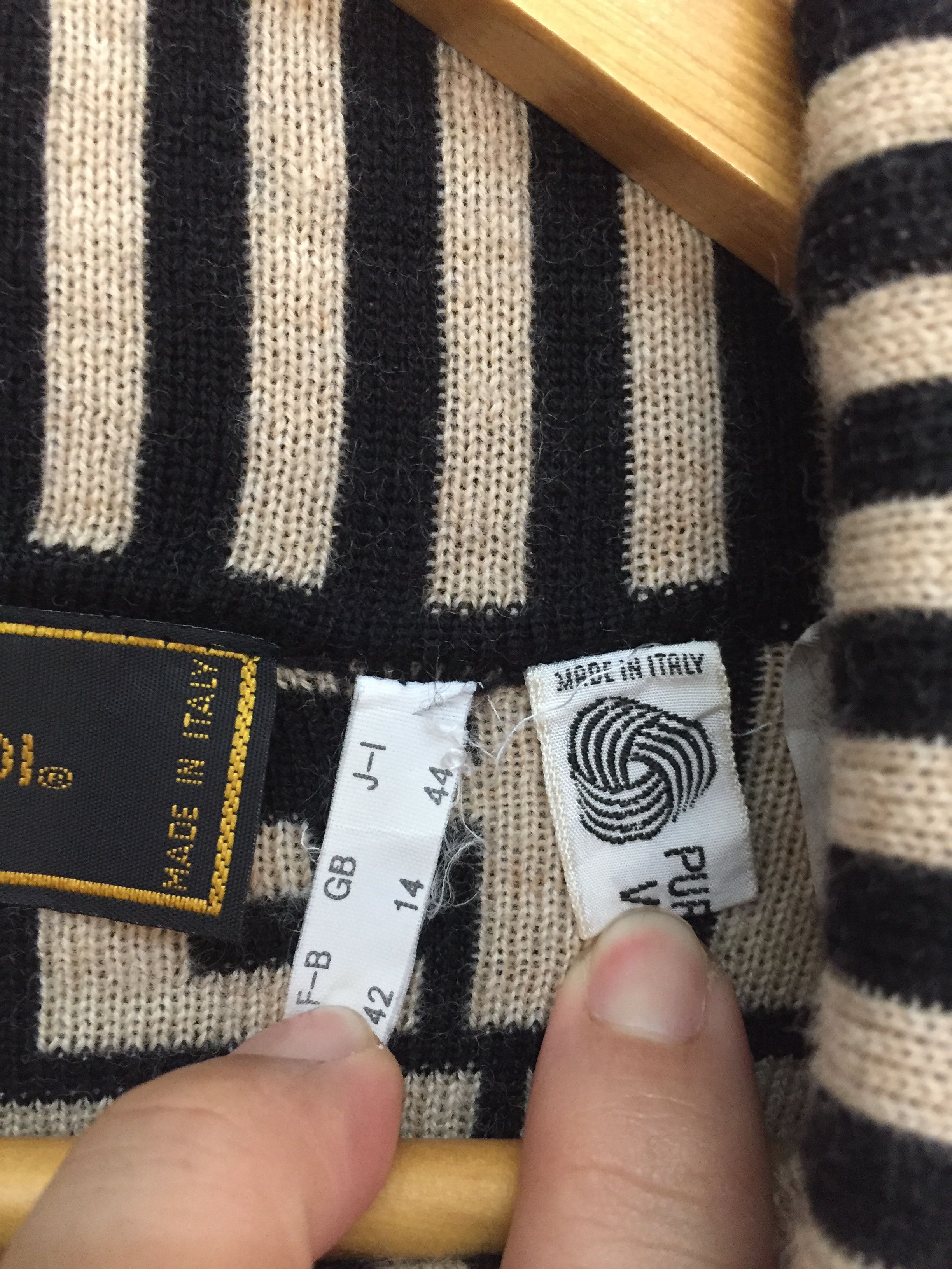 Fendi 90s FENDI monogram wool turtle neck Size L / US 10 / IT 46 - 10 Thumbnail