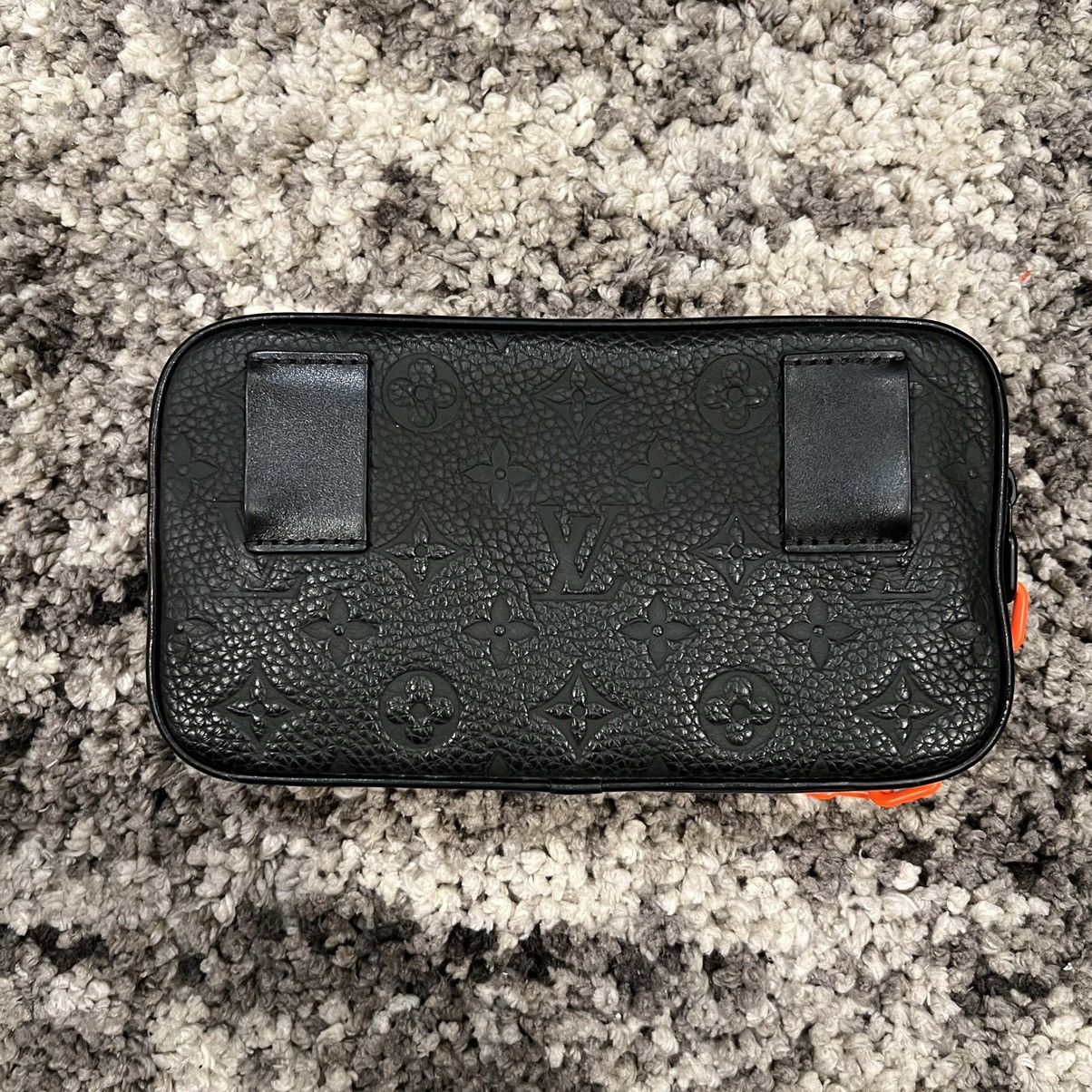 Louis Vuitton SUPER RARE 2017 Louis Vuitton Monogram Volga Bag STAFF Size ONE SIZE - 7 Thumbnail