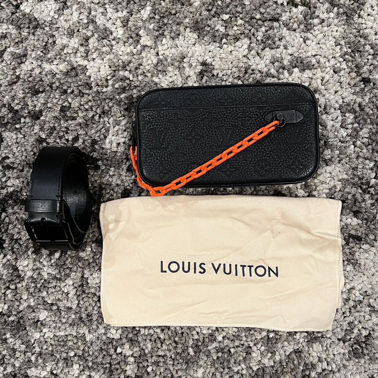 Louis Vuitton SUPER RARE 2017 Louis Vuitton Monogram Volga Bag STAFF Size ONE SIZE - 3 Thumbnail