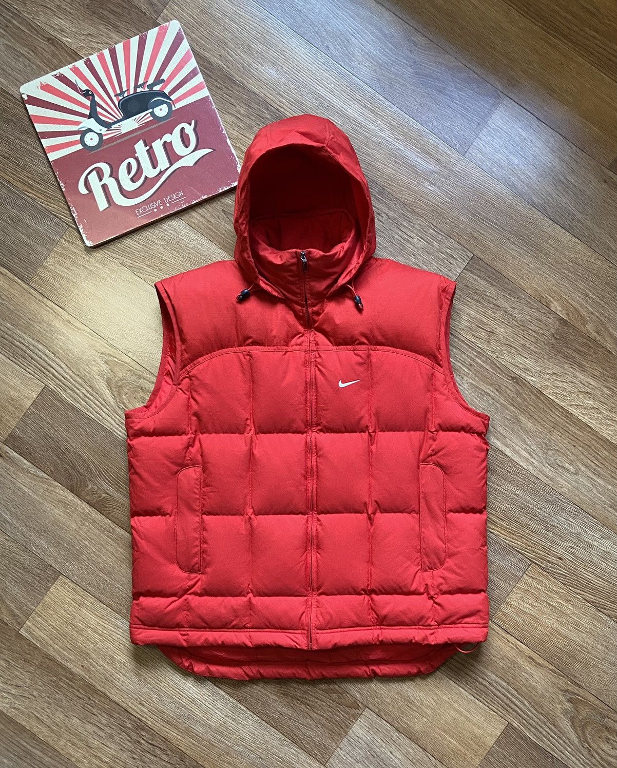 image of Nike Puffer Vest in Red, Men's (Size Large)