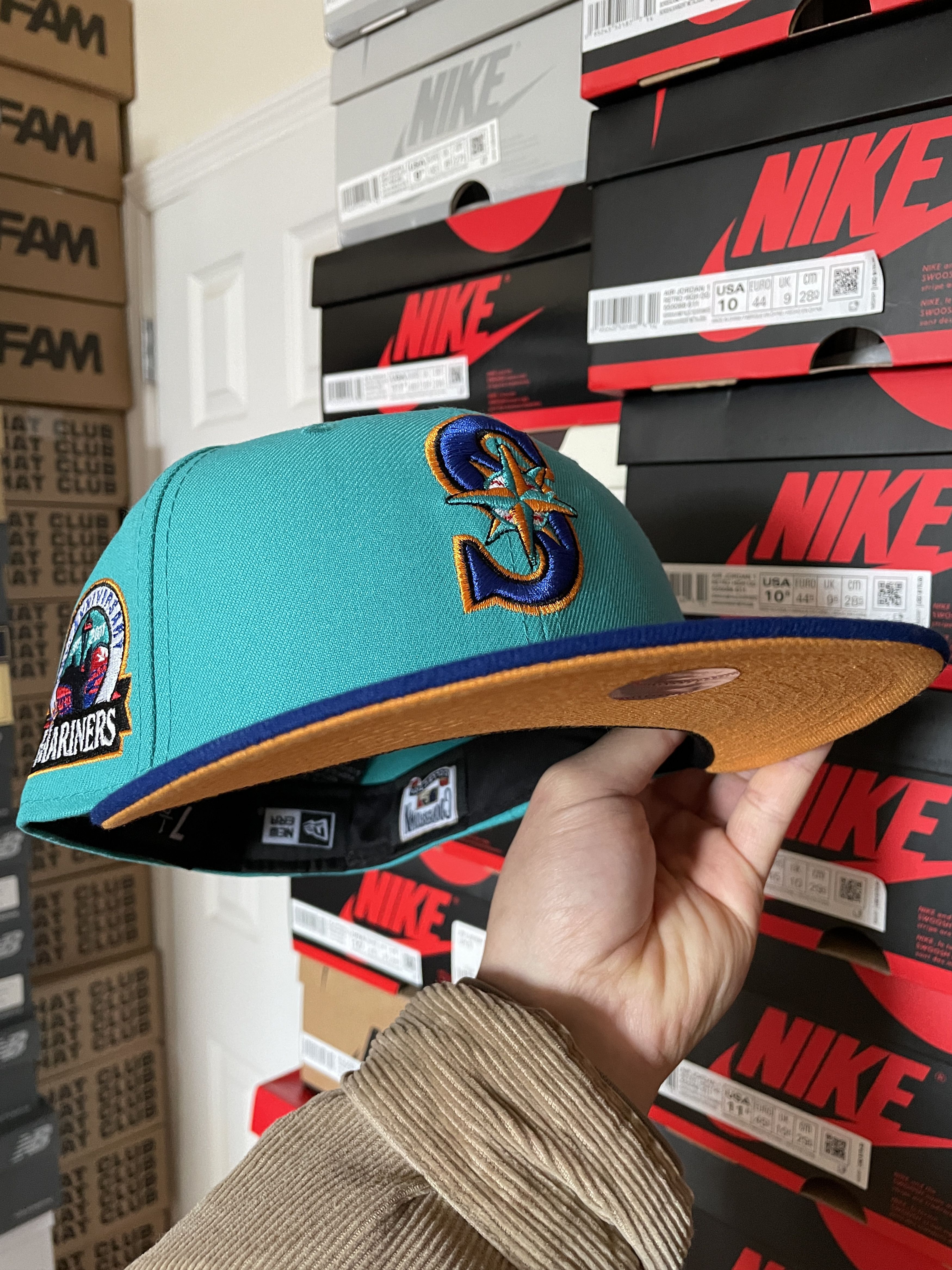 MLB × New Era Blue Orange Seattle Mariners 7 1/8 30th Sneaker Town Miami Size ONE SIZE - 7 Thumbnail