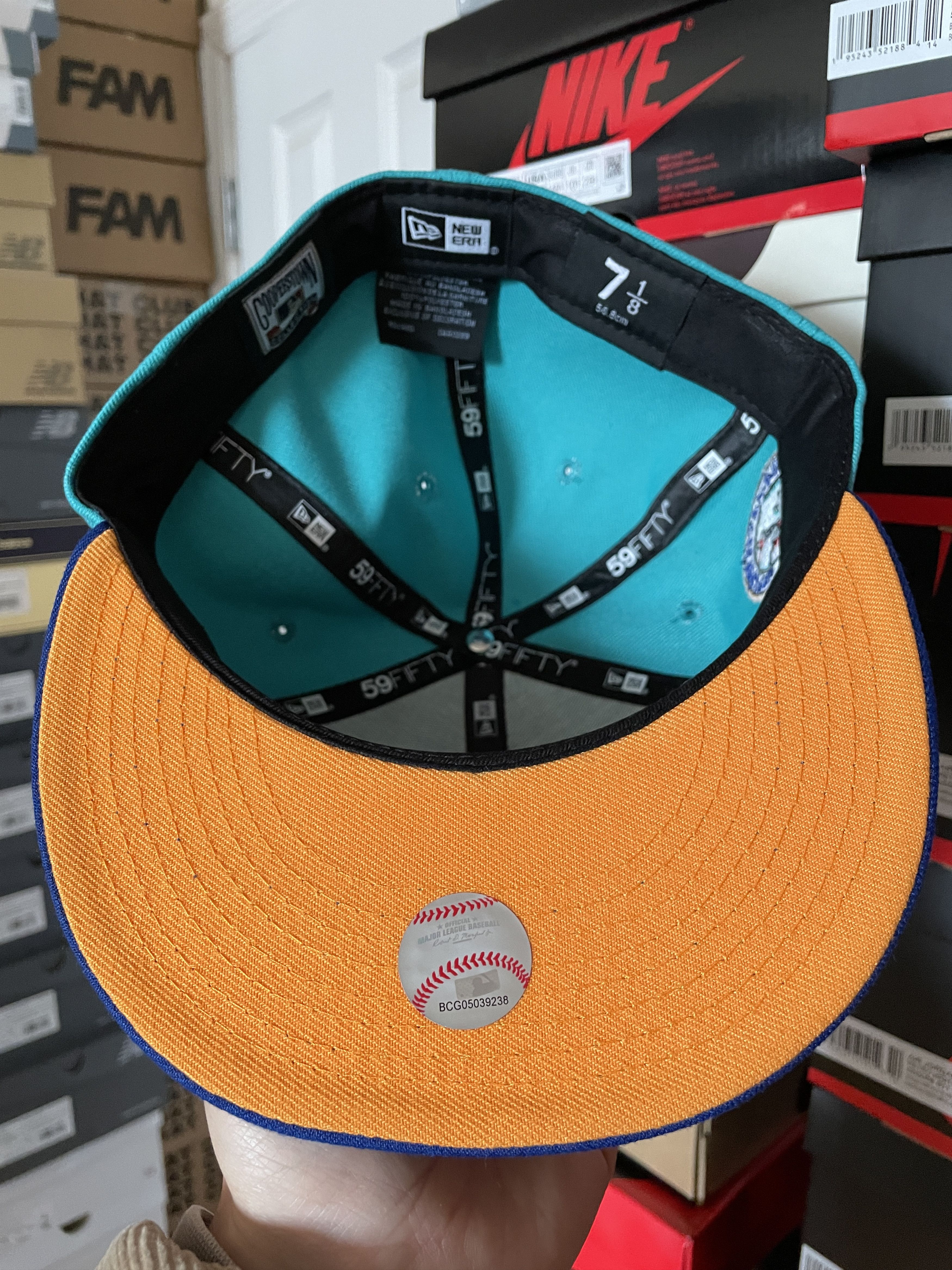 MLB × New Era Blue Orange Seattle Mariners 7 1/8 30th Sneaker Town Miami Size ONE SIZE - 6 Thumbnail