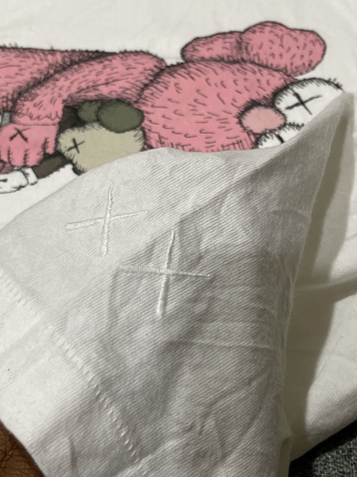 Kaws × Uniqlo kaws x uniqlo big print tshirt xs Size US XS / EU 42 / 0 - 5 Thumbnail