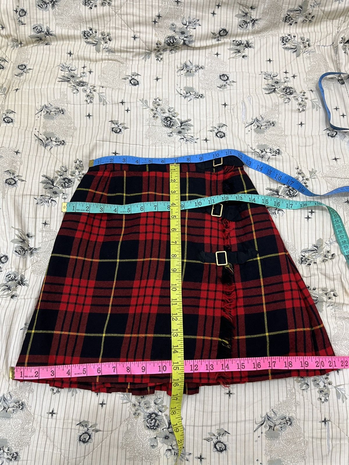 Junko Shimada (Nnnn). JUNKO SHIMADA PLAID TARTAN WRAP SKIRTS Size 24" / US 00 / IT 34 - 12 Thumbnail