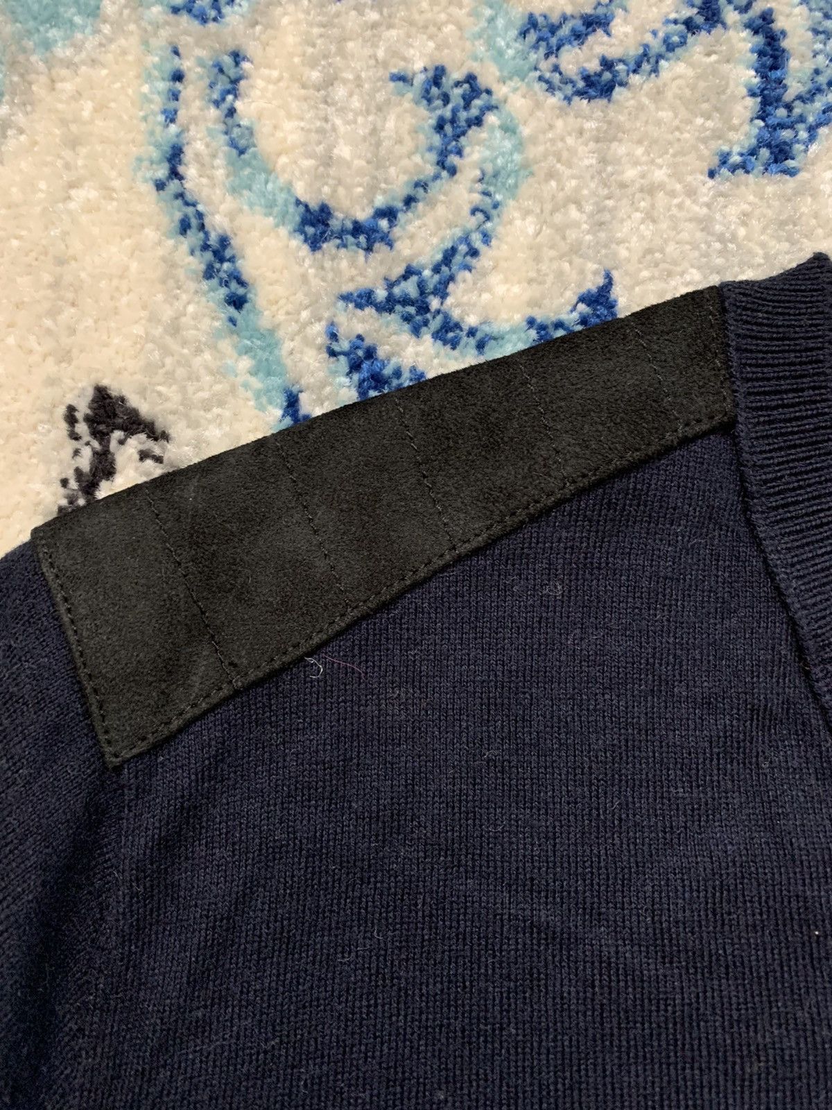 Banana Republic Shoulder Patch V-Neck Sweater Size US M / EU 48-50 / 2 - 4 Thumbnail