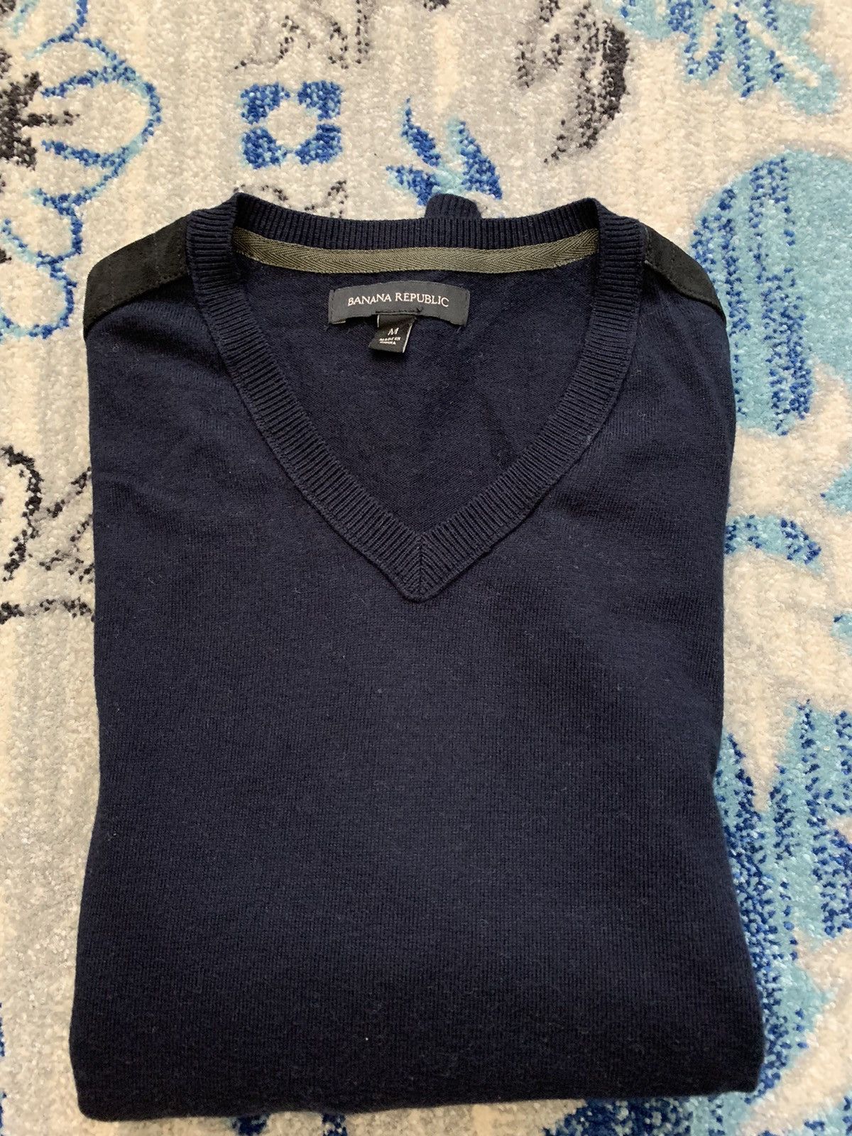 Banana Republic Shoulder Patch V-Neck Sweater Size US M / EU 48-50 / 2 - 8 Thumbnail