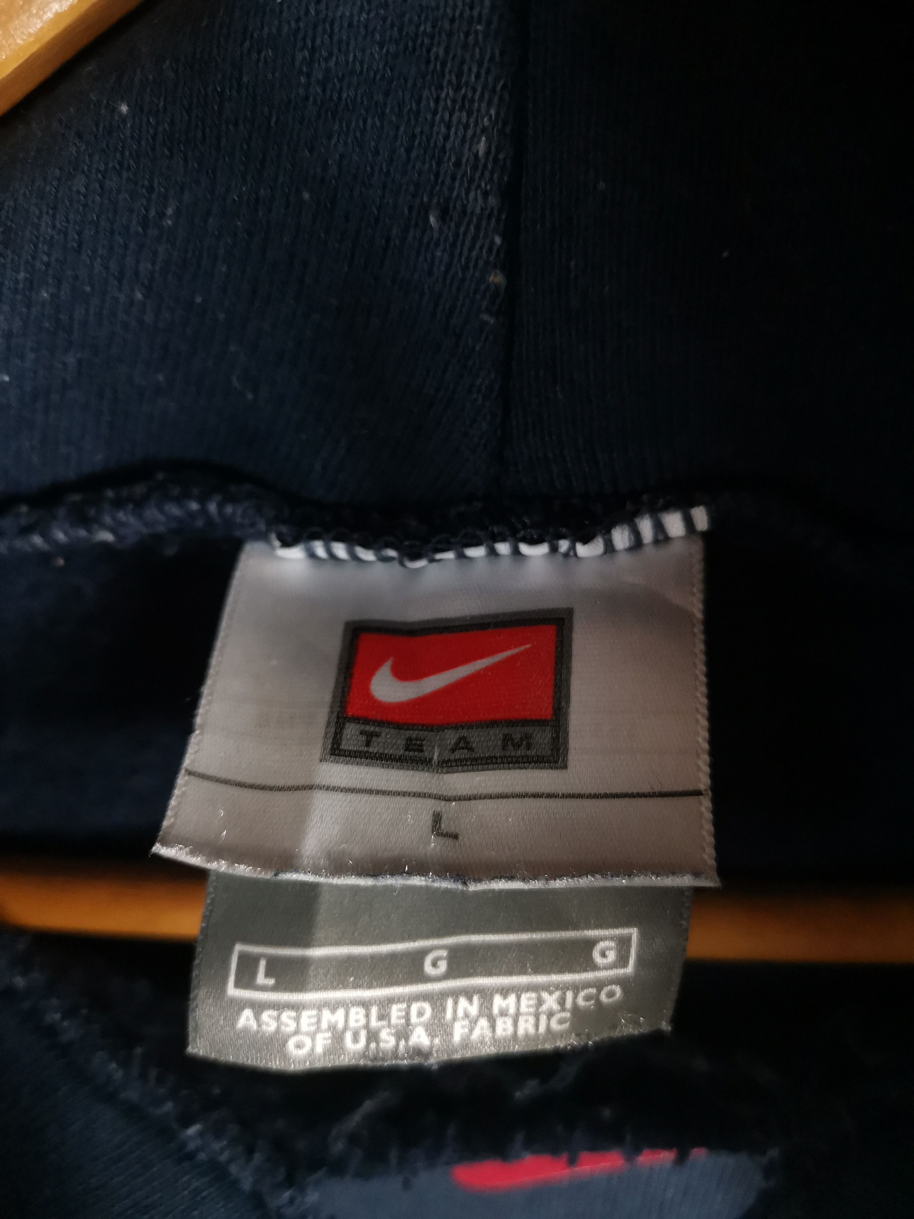 Nike Vintage Nike Center Red Sox Pullover Hoodie Distressed Size US L / EU 52-54 / 3 - 5 Thumbnail