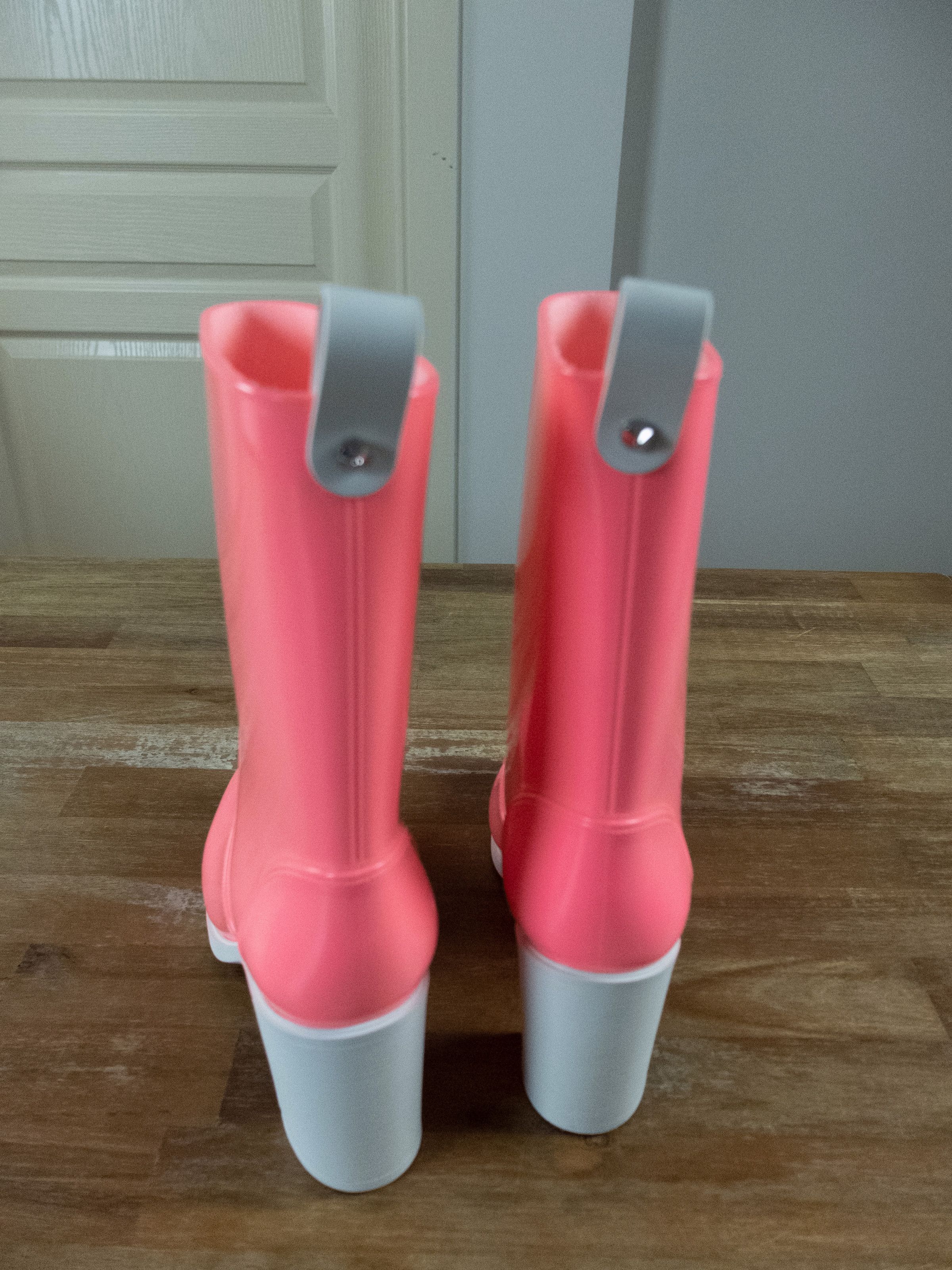 Christian Louboutin CHRISTIAN LOUBOUTIN Loubirain 70 pink PVC rain boots 8 38 Size US 8 / IT 38 - 9 Thumbnail