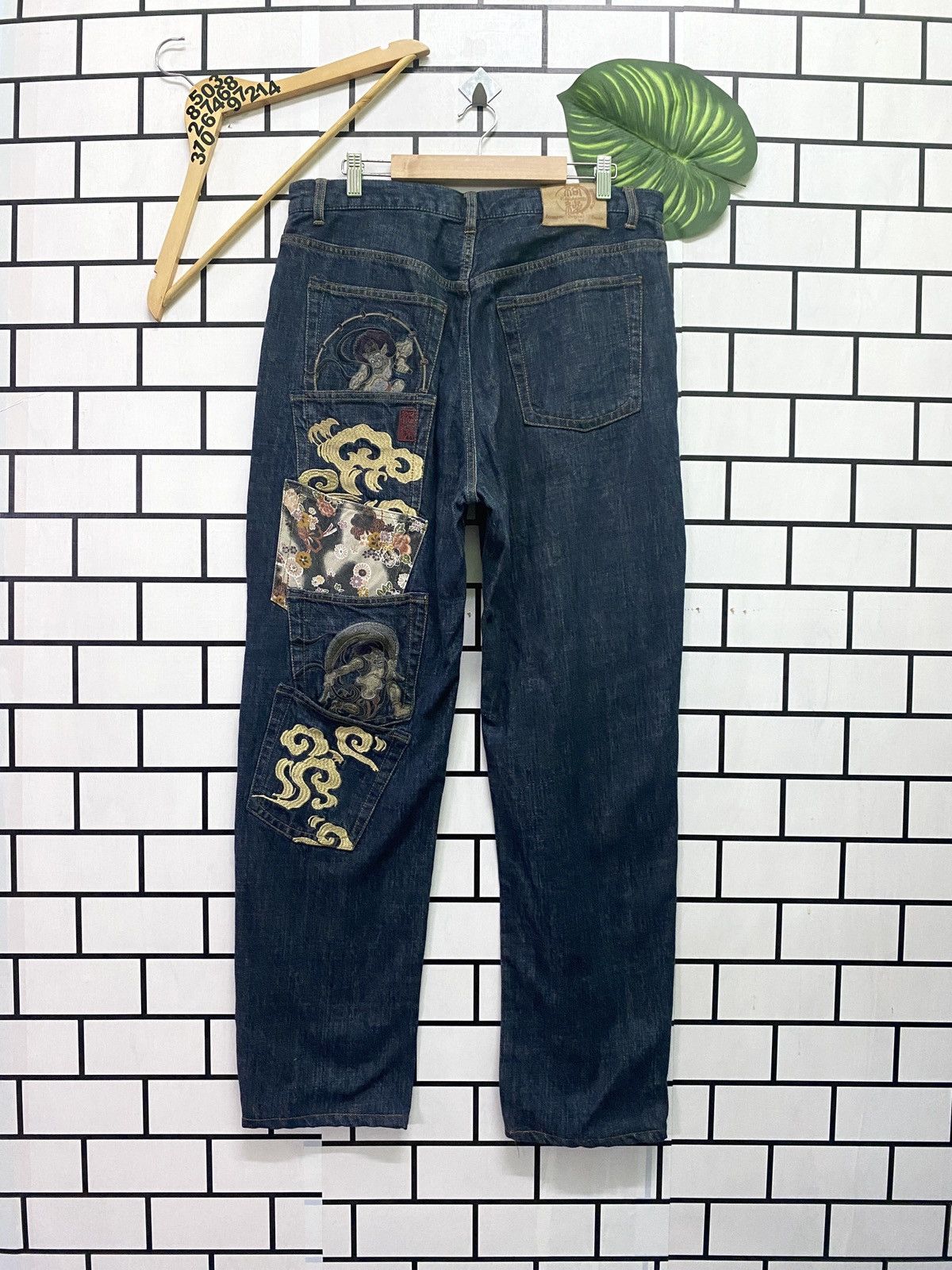 Japanese Brand Vintage KARAKURI TAMASHI MULTI POCKET EMBROIDERED DENIM PANT Size US 35 - 1 Thumbnail