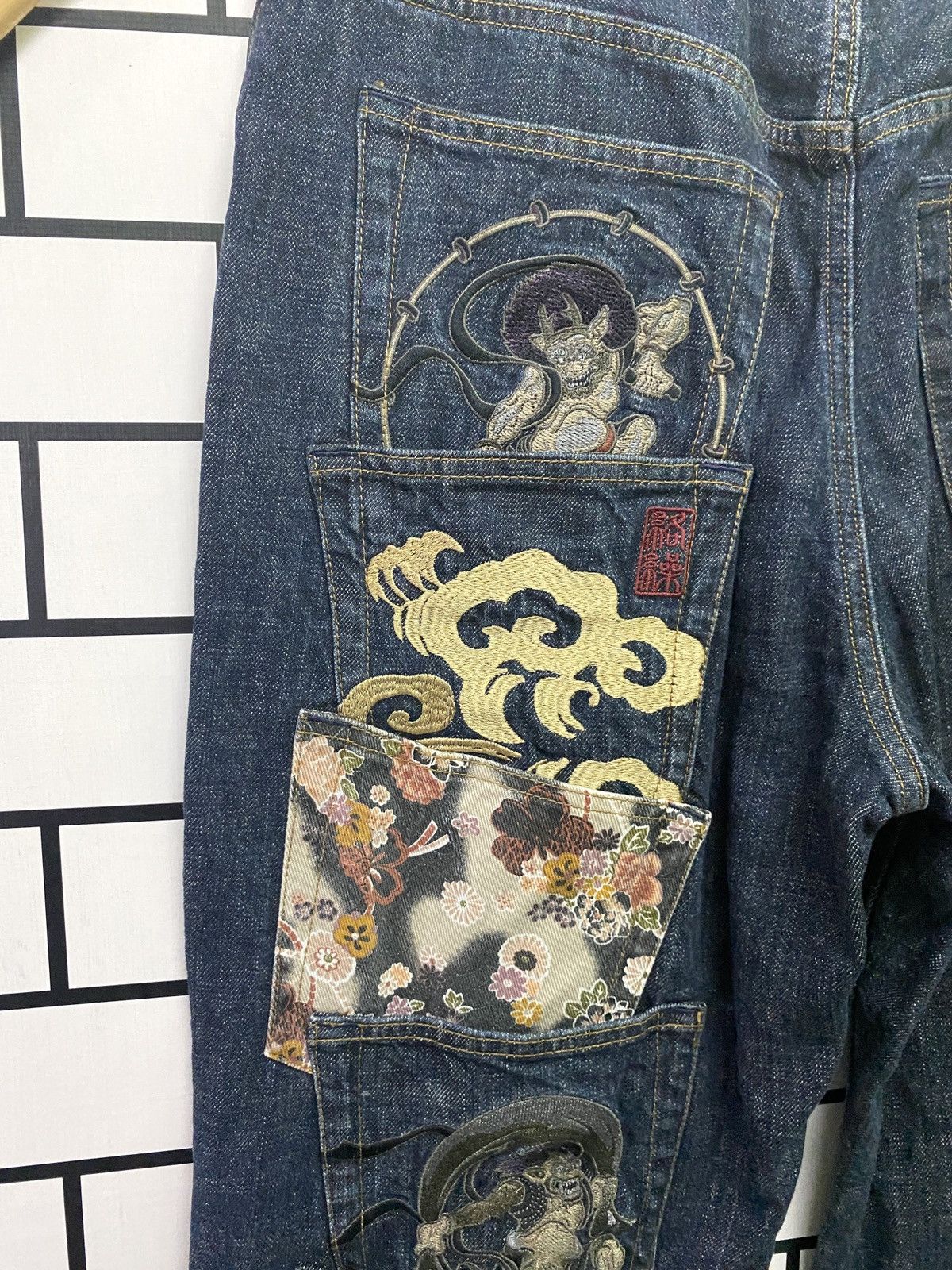 Japanese Brand Vintage KARAKURI TAMASHI MULTI POCKET EMBROIDERED DENIM PANT Size US 35 - 11 Thumbnail
