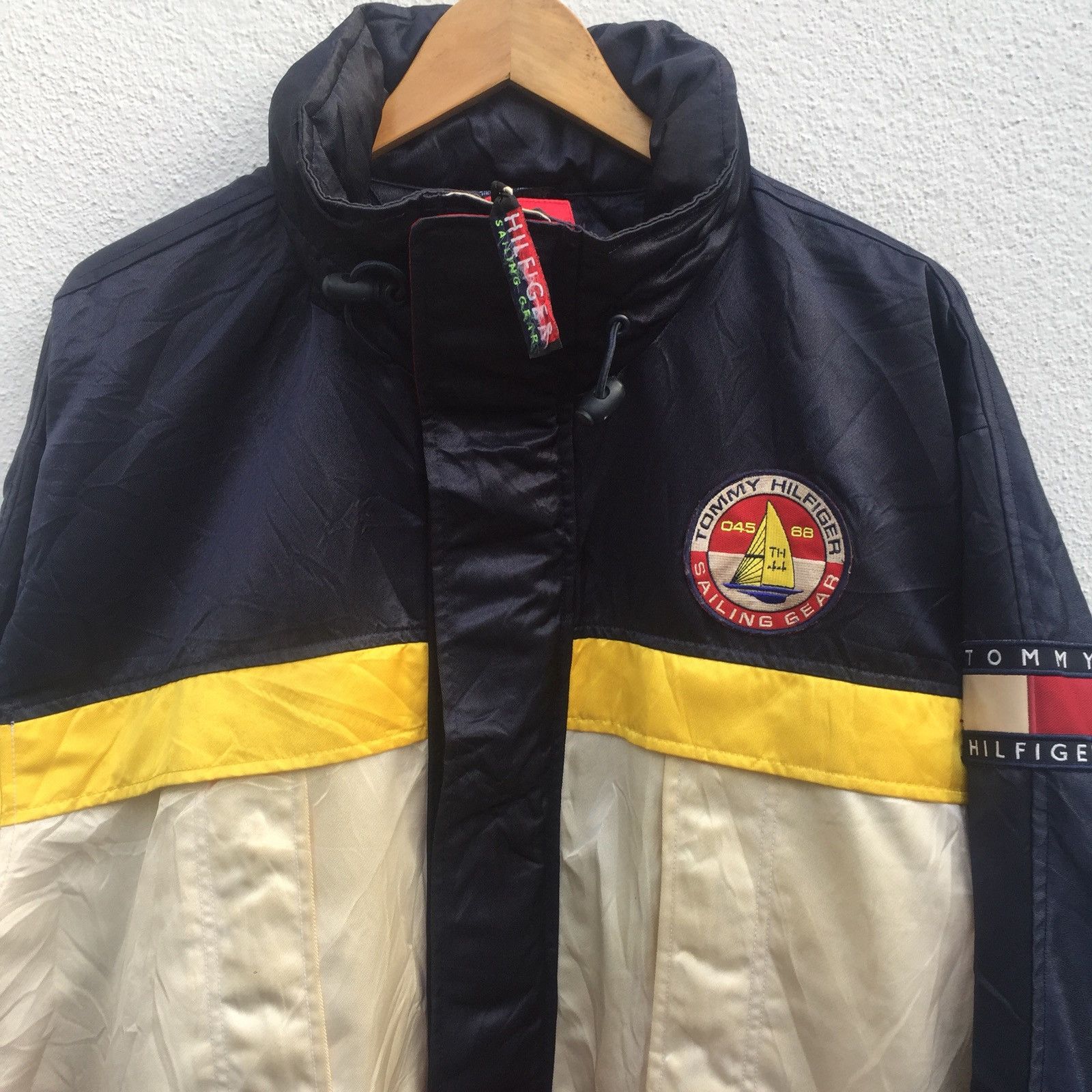Tommy Hilfiger Vintage 90s Tommy Hilfiger Sailing Gear Jacket Size US L / EU 52-54 / 3 - 2 Thumbnail