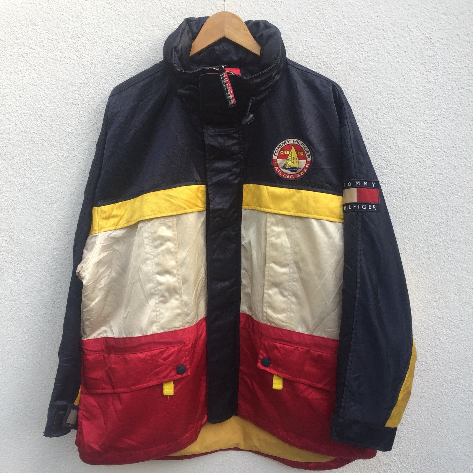 Tommy Hilfiger Vintage 90s Tommy Hilfiger Sailing Gear Jacket Size US L / EU 52-54 / 3 - 1 Thumbnail