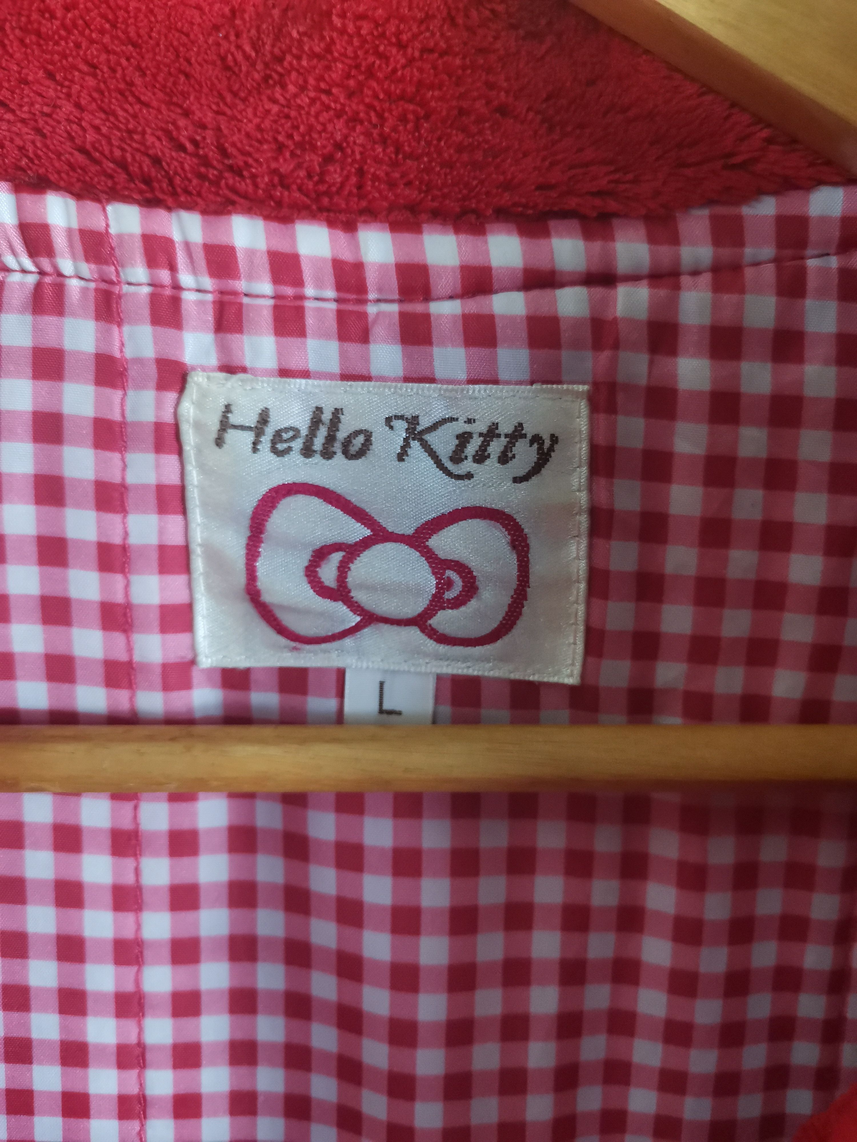 Japanese Brand Vintage 90s Hello Kitty Fleece Vest Size US L / EU 52-54 / 3 - 5 Thumbnail
