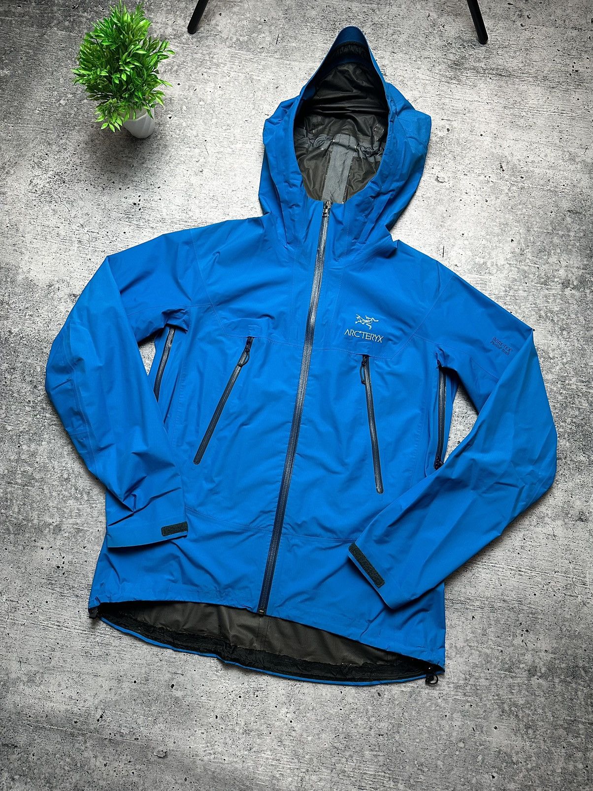 Arc'Teryx Arcteryx GoreTex Alpha Light Jacket! Grailed